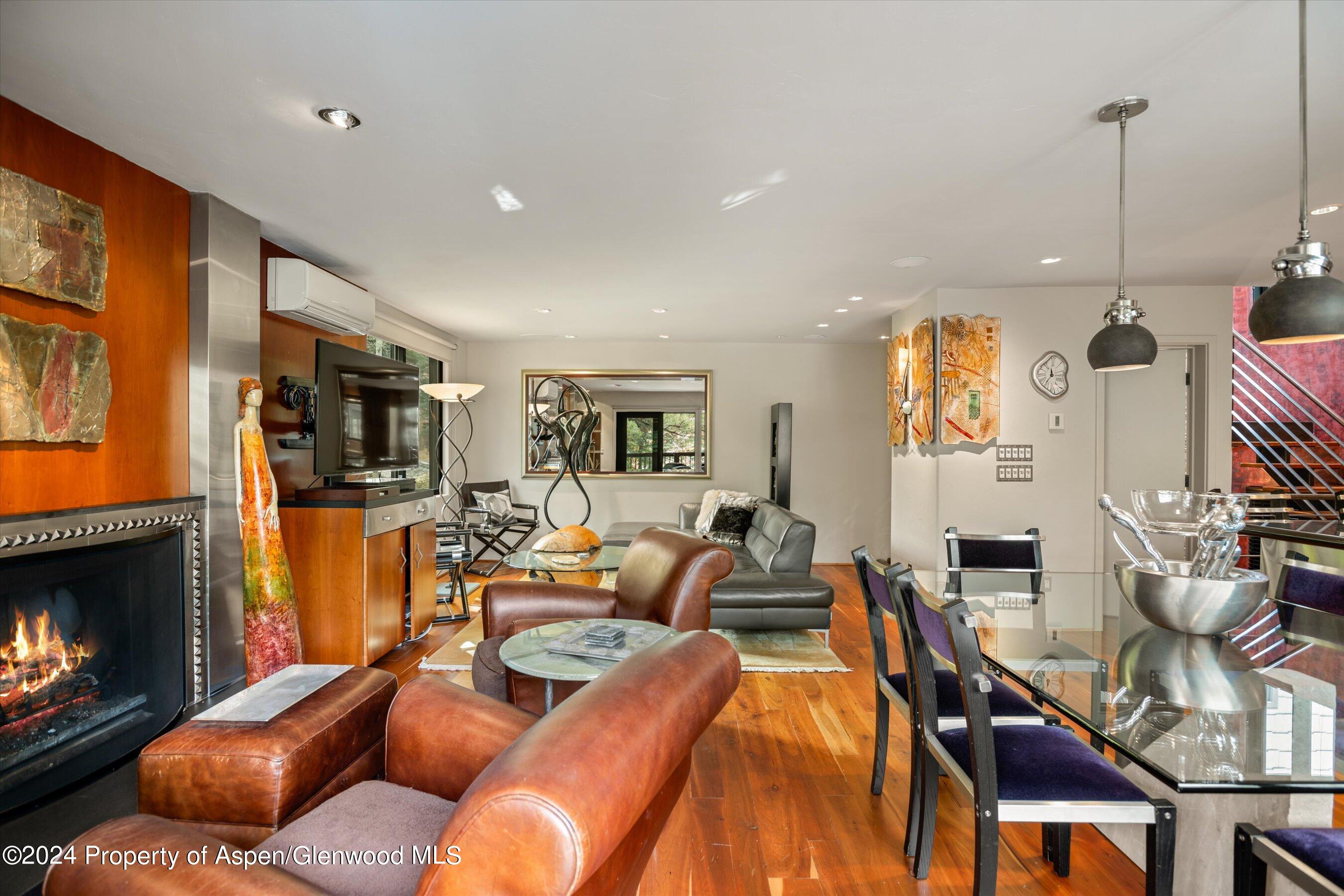 650 S Monarch Street, 9 Property Photo 6