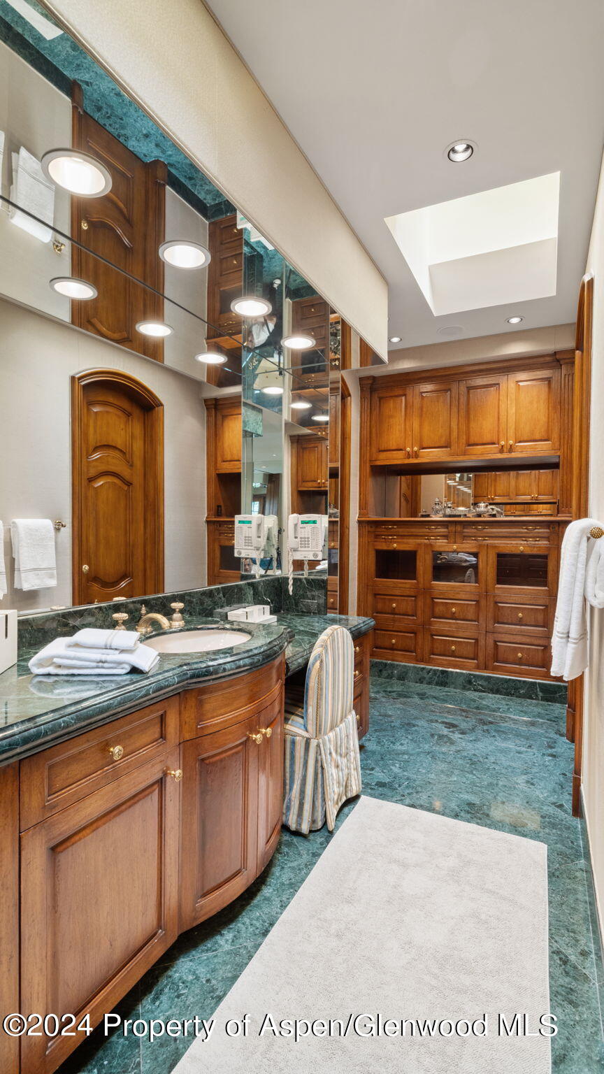 715 Willoughby Way Property Photo 24
