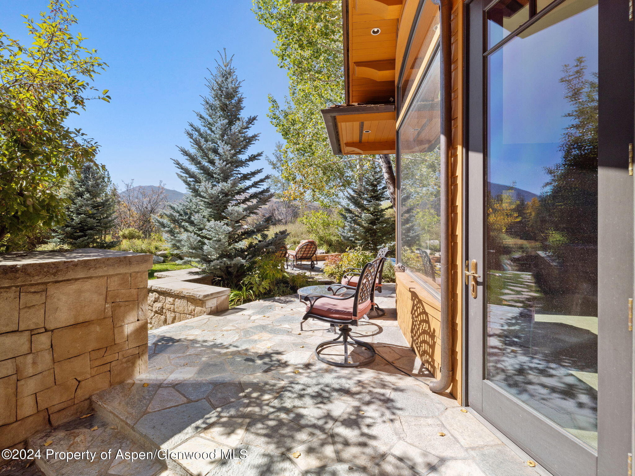 715 Willoughby Way Property Photo 73