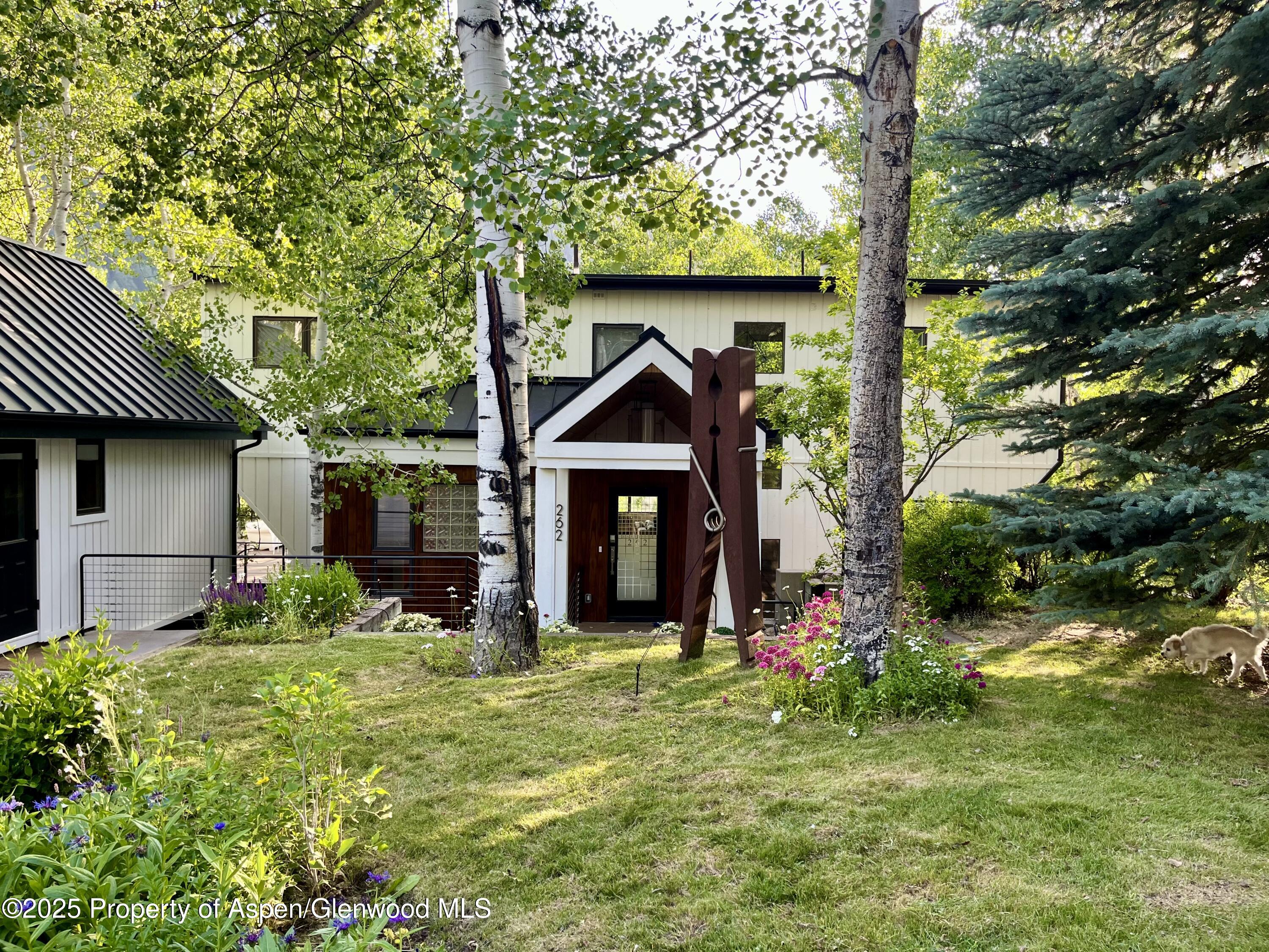 262 Eastwood Drive Property Photo 1