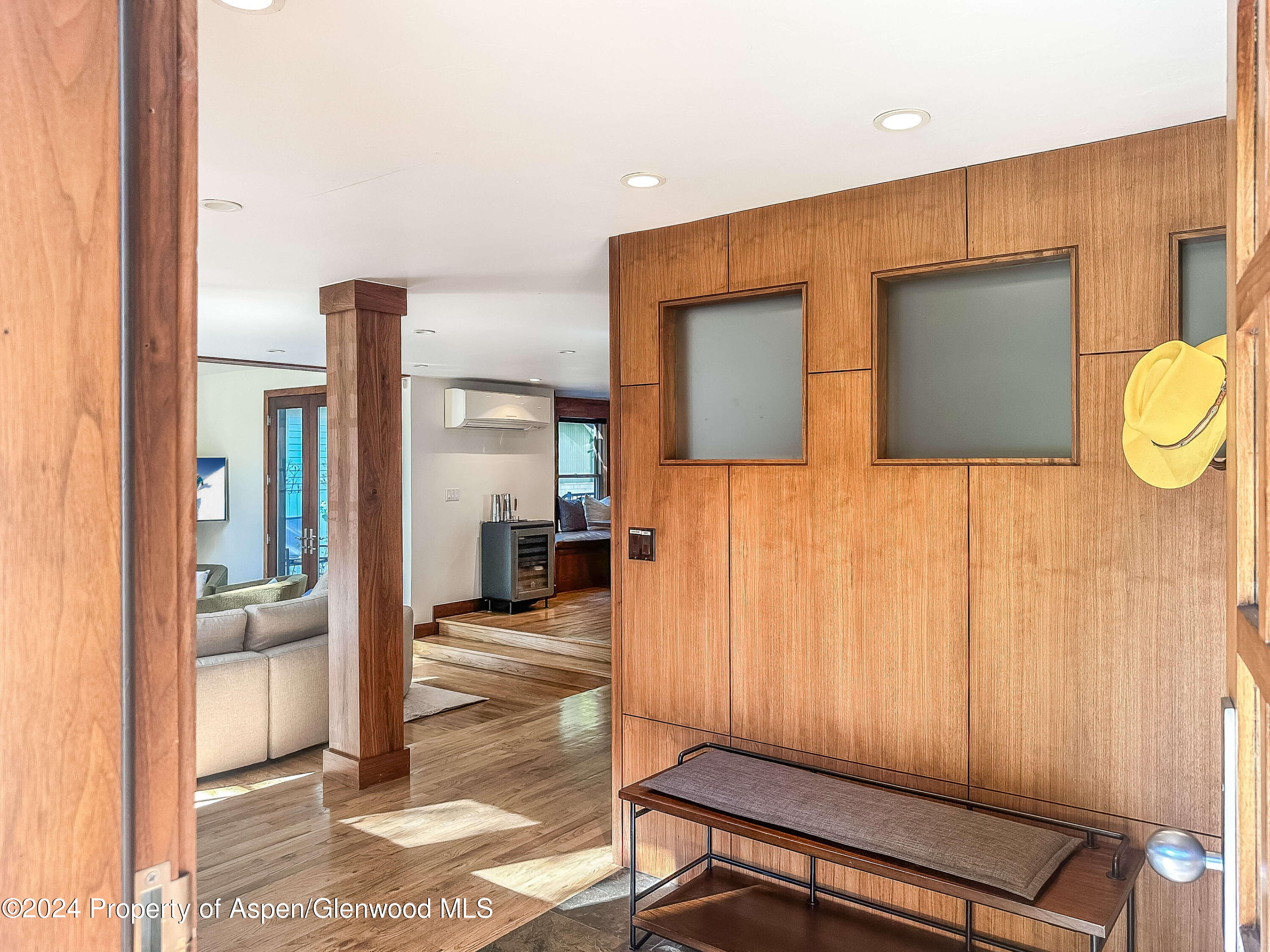 602 W Hallam Street Property Photo 4