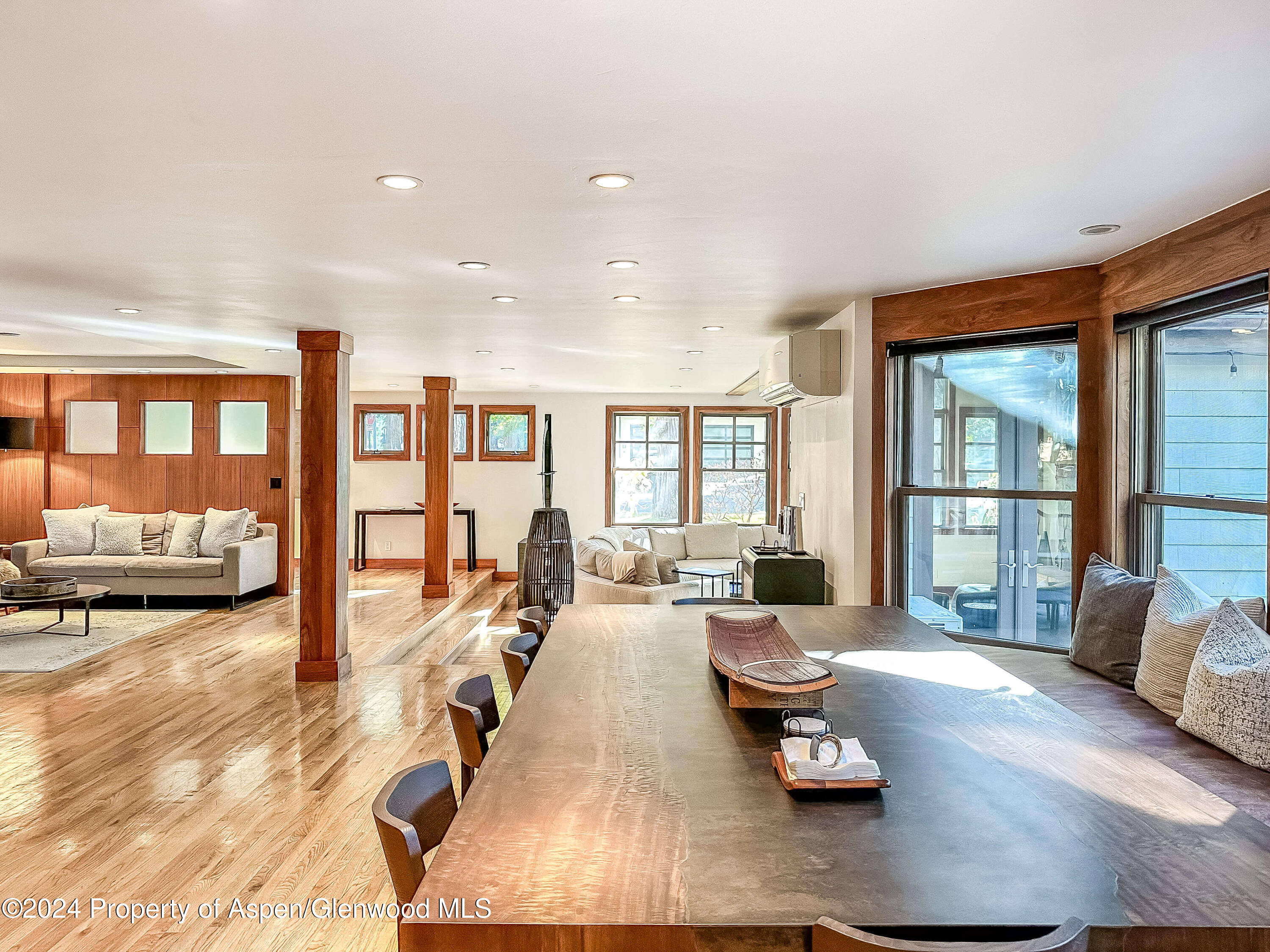 602 W Hallam Street Property Photo 8
