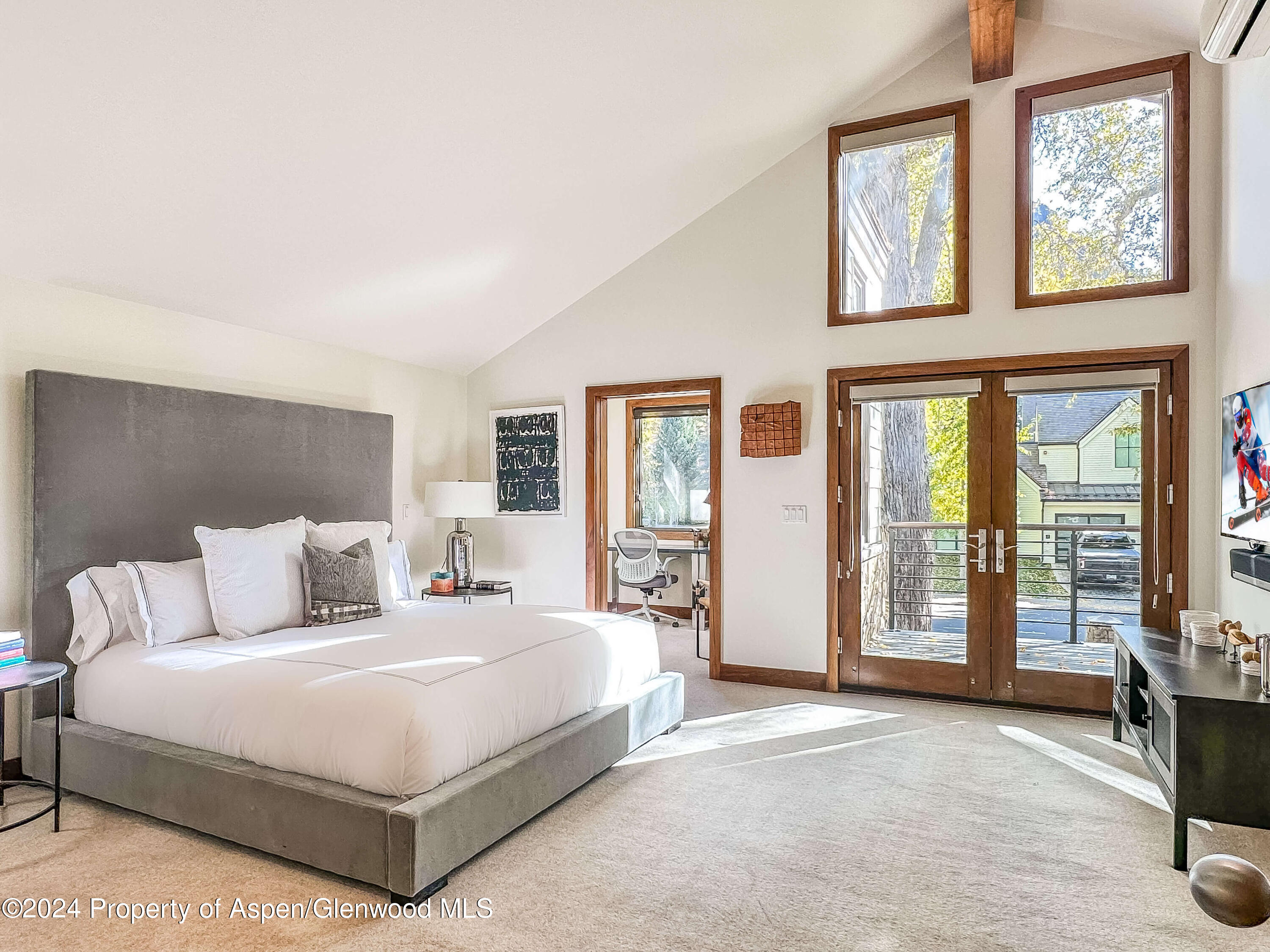 602 W Hallam Street Property Photo 16