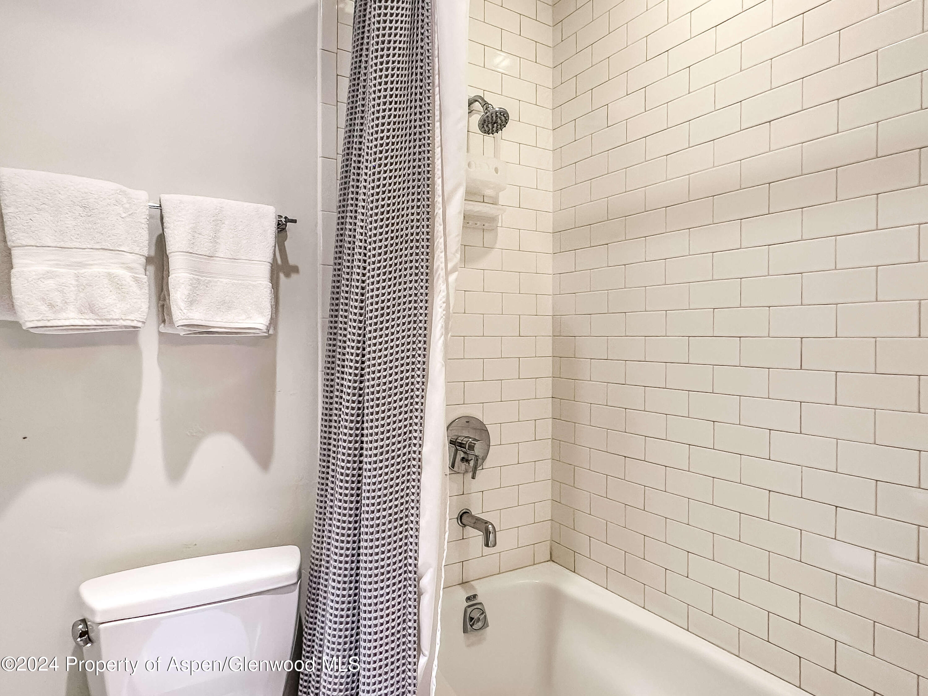 602 W Hallam Street Property Photo 35