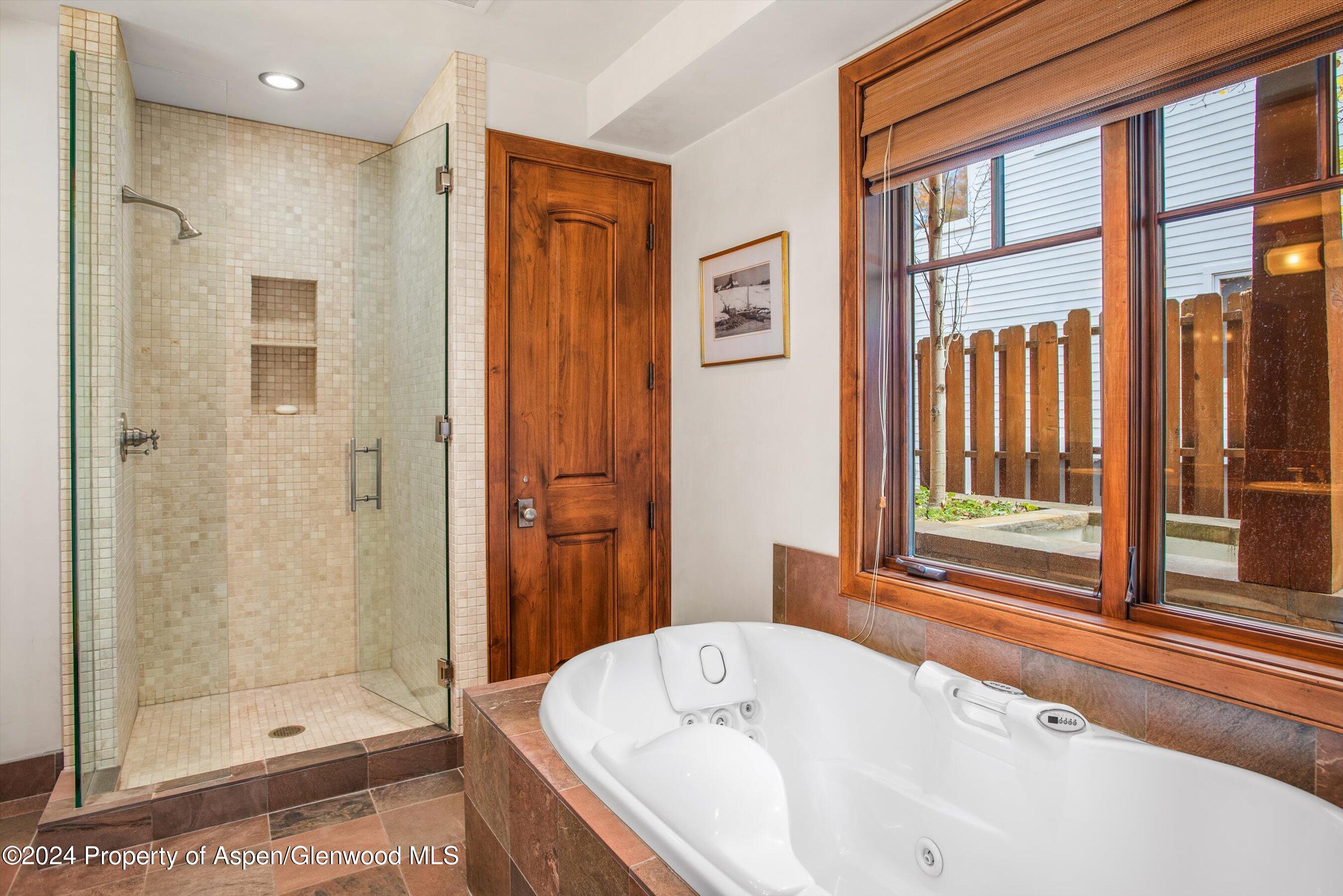 1016 E Hopkins Avenue Property Photo 16