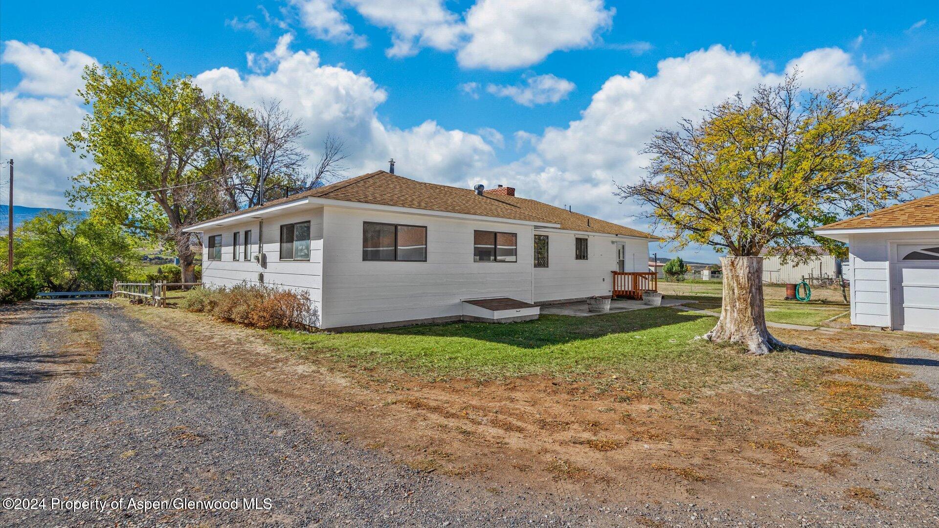 58892 E Highway 330 Property Photo 3
