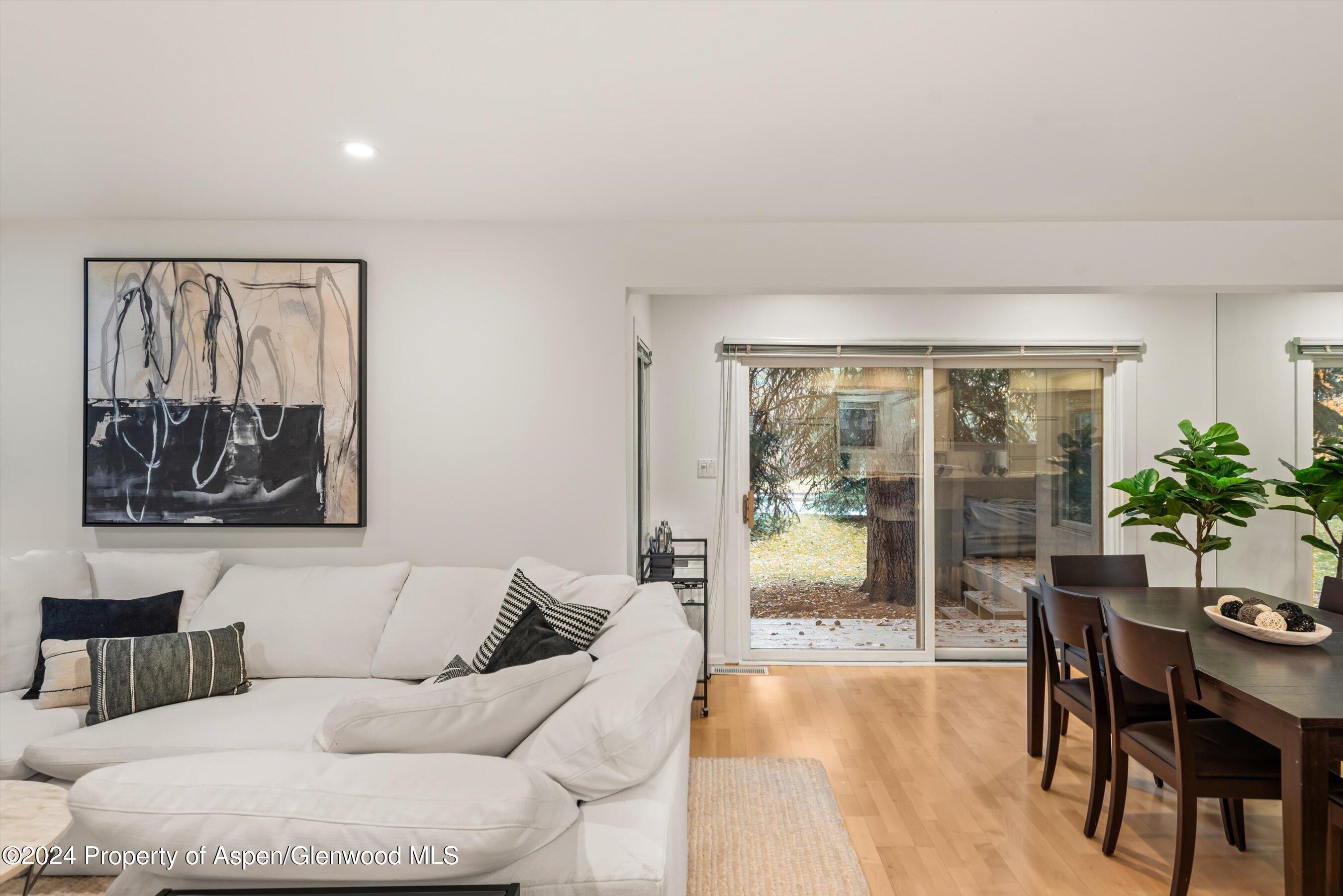 814 W Bleeker Street, D1 Property Photo 5