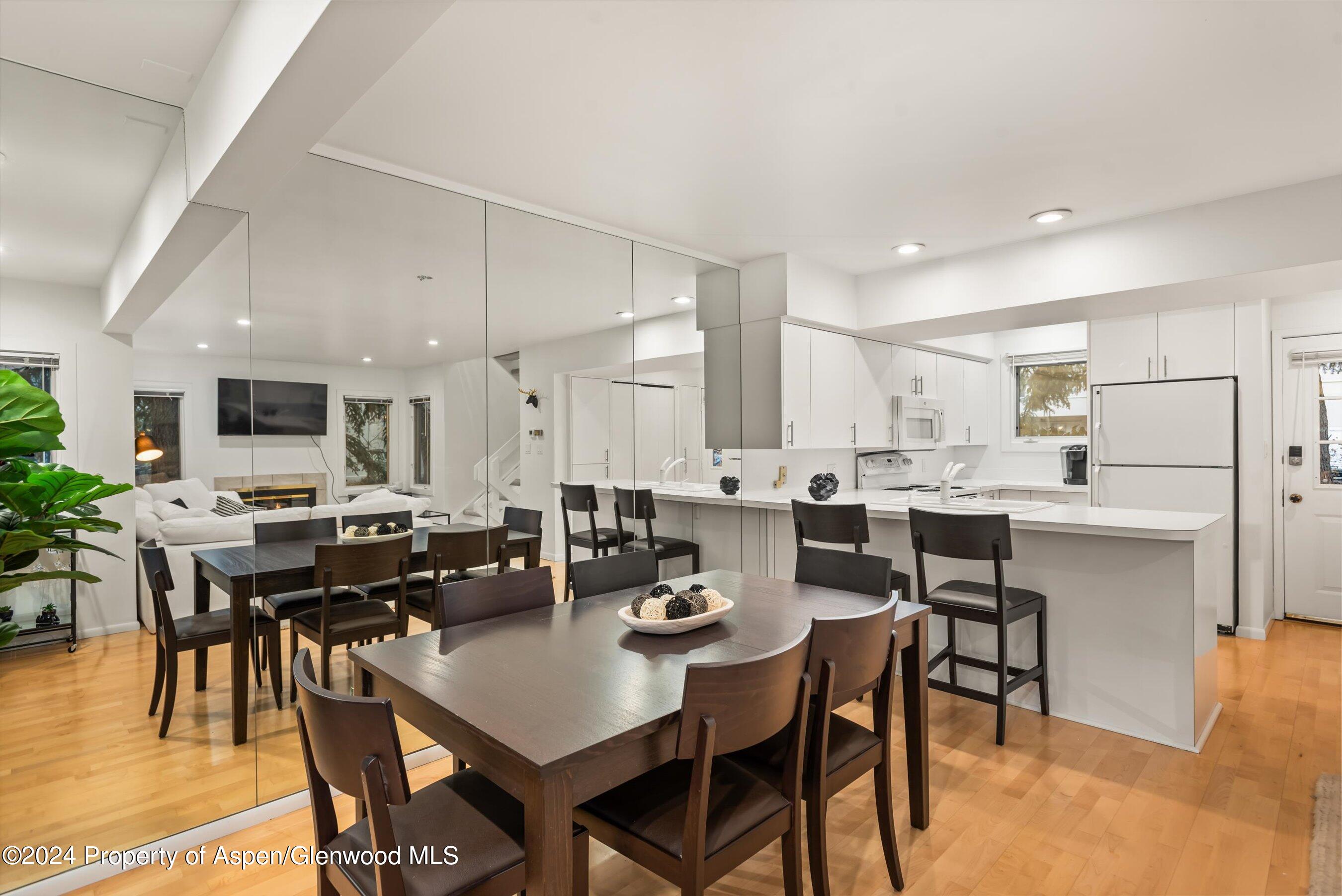 814 W Bleeker Street, D1 Property Photo 9