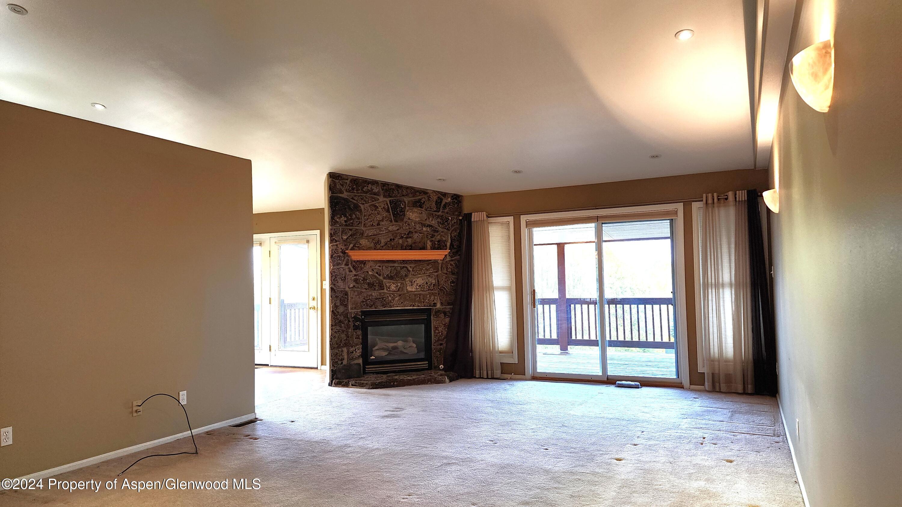 1290 Alta Vista Drive Property Photo 7