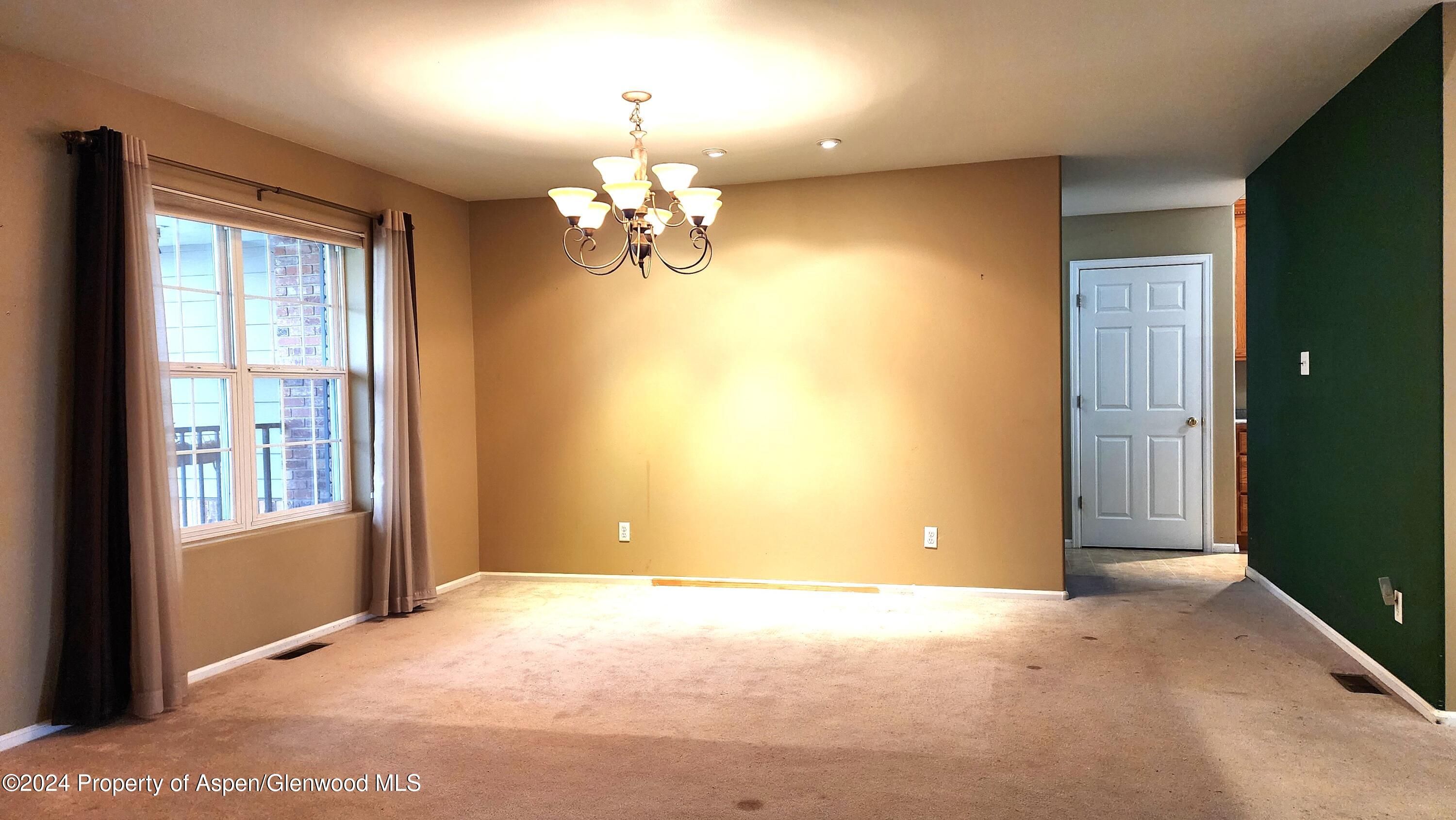 1290 Alta Vista Drive Property Photo 12
