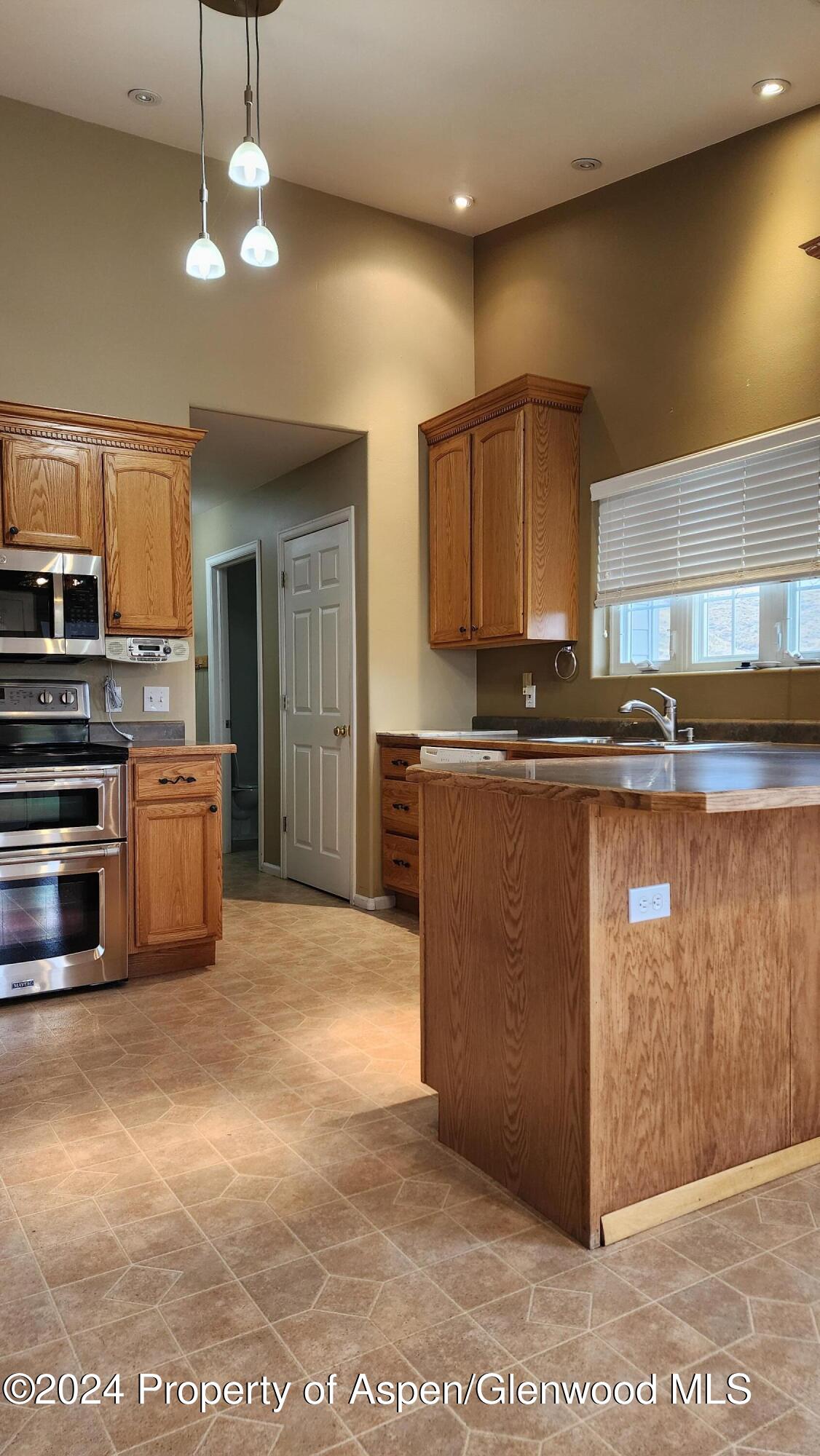 1290 Alta Vista Drive Property Photo 13