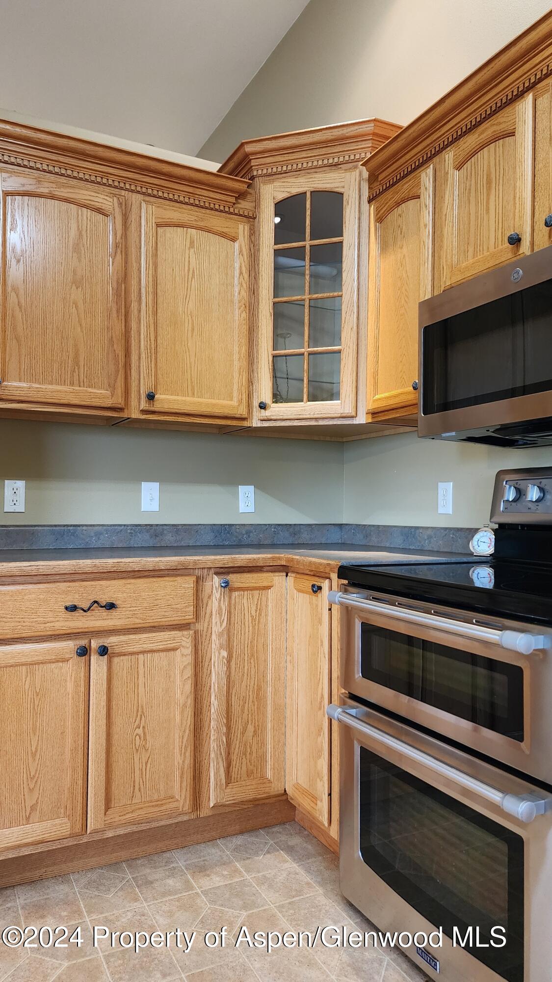 1290 Alta Vista Drive Property Photo 14