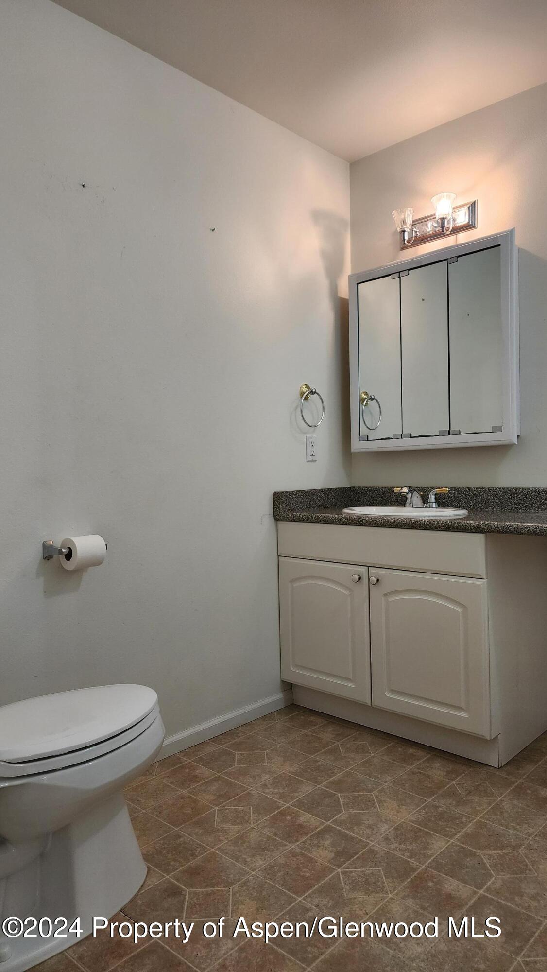 1290 Alta Vista Drive Property Photo 34