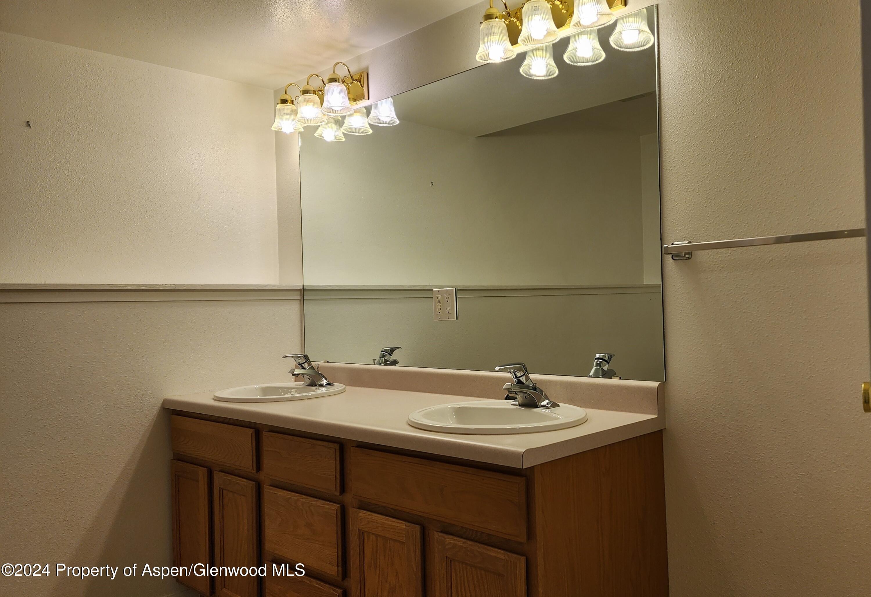 1290 Alta Vista Drive Property Photo 58