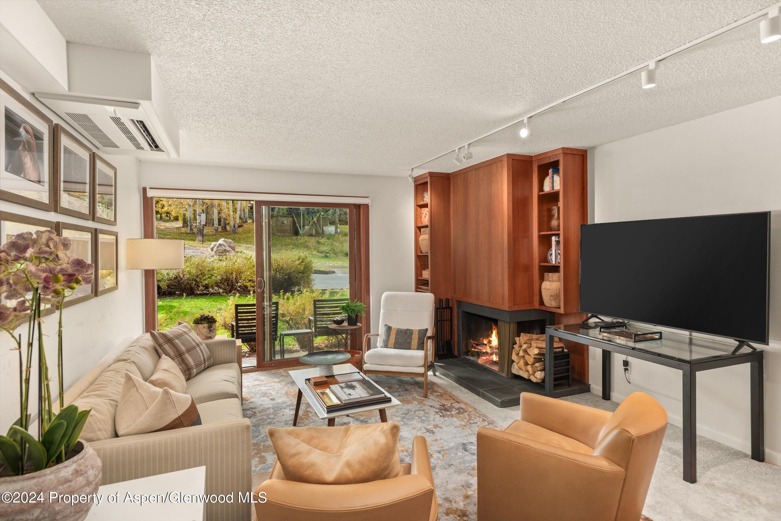 205 E Durant Avenue, 1c Property Photo 2