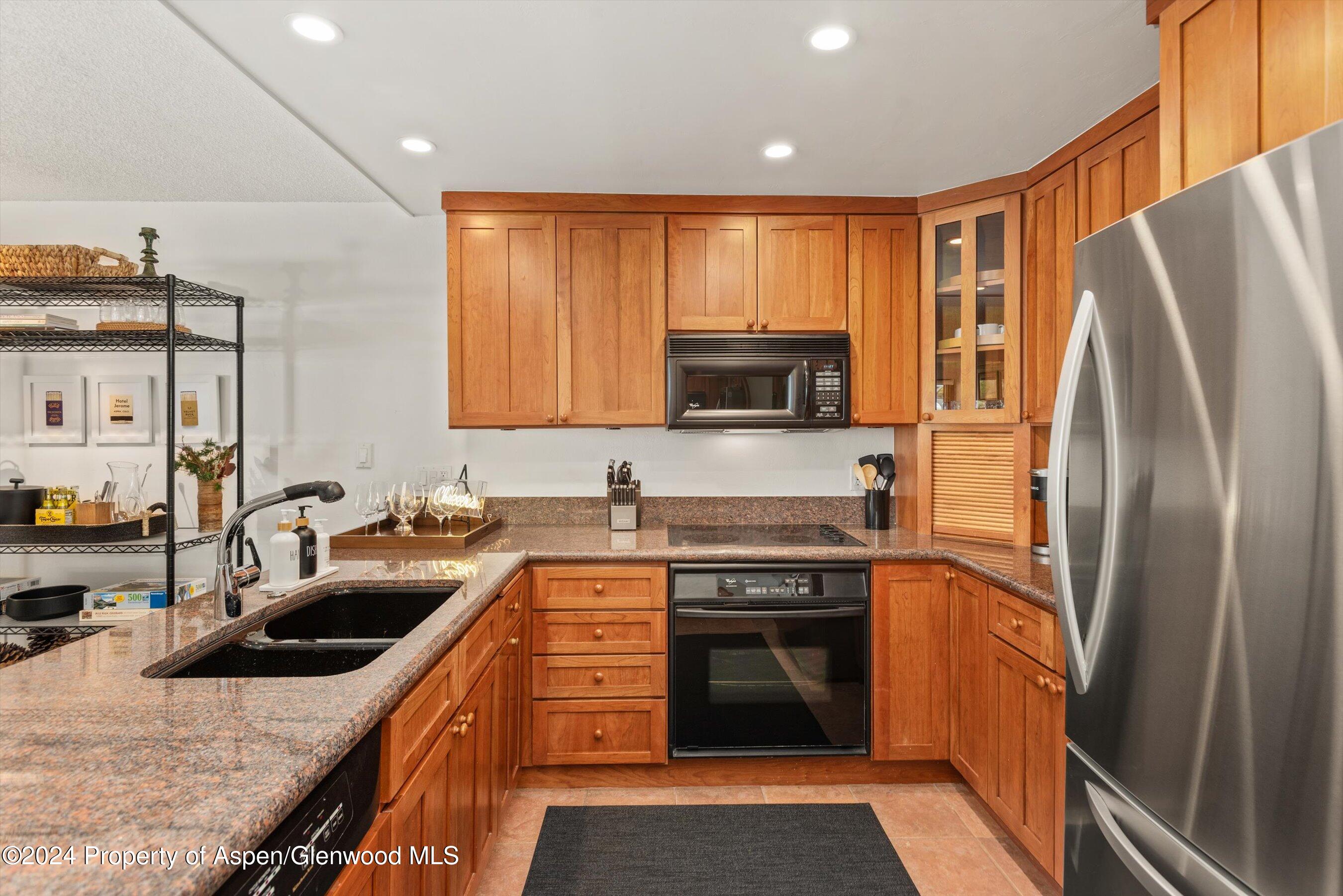 205 E Durant Avenue, 1c Property Photo 4