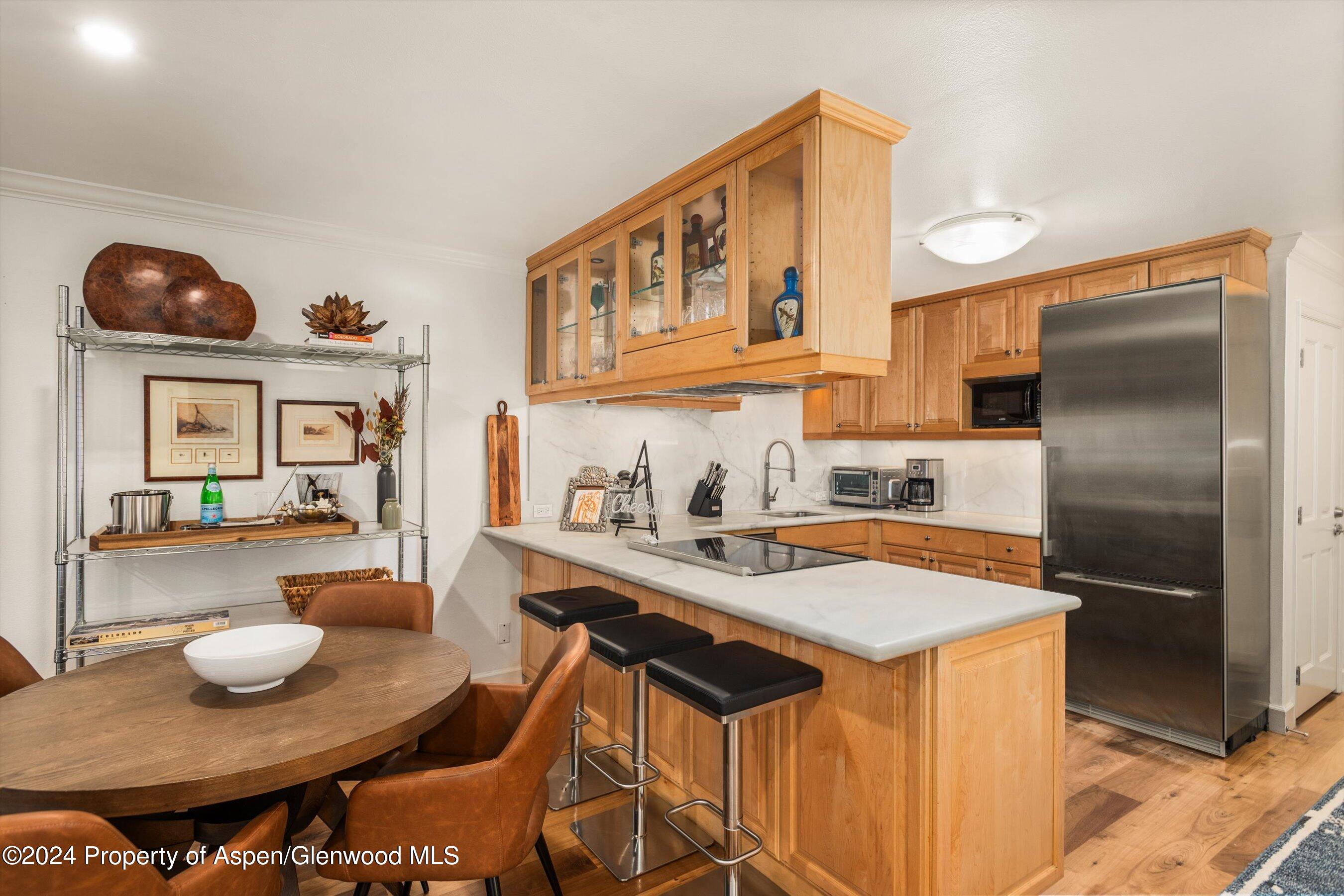 205 E Durant Avenue, 1b Property Photo 4