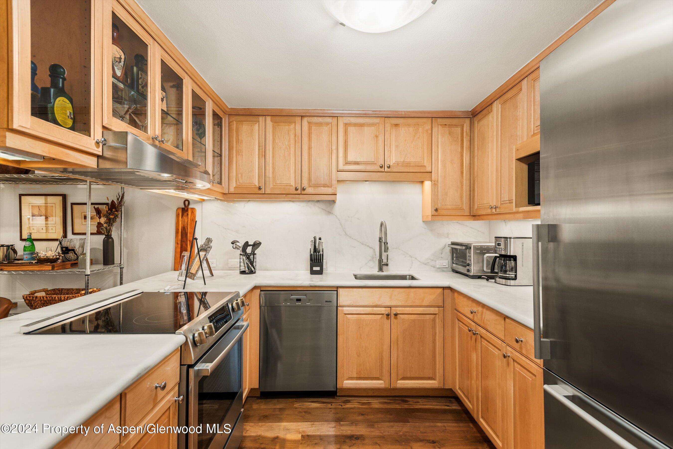 205 E Durant Avenue, 1b Property Photo 5