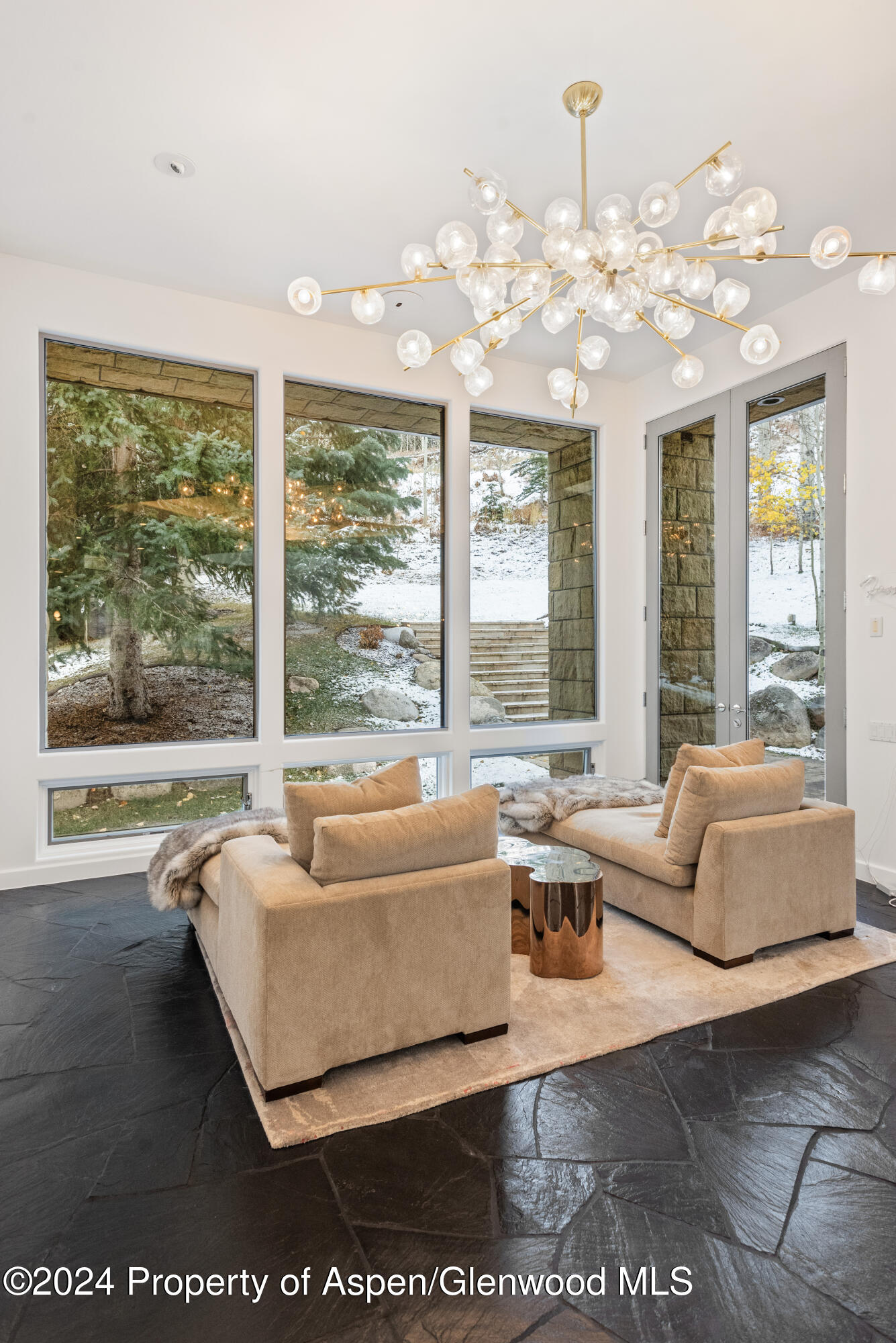 189 Aspen Way Property Photo 5