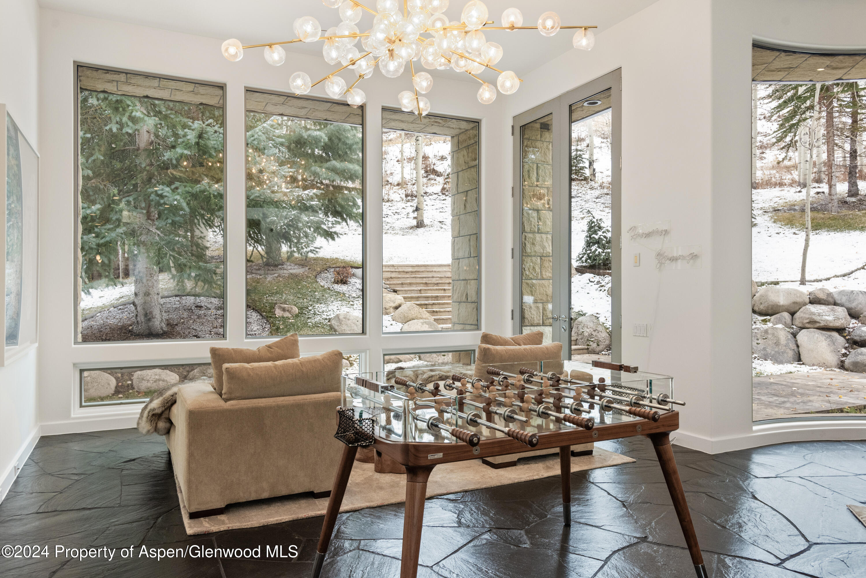 189 Aspen Way Property Photo 6
