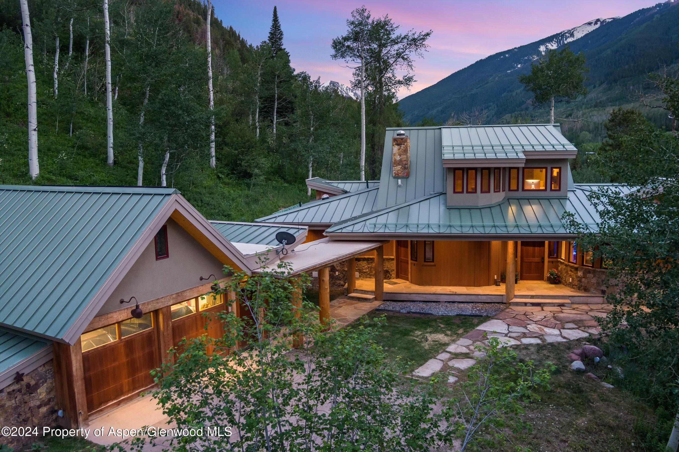 335 Hall Drive Property Photo 3