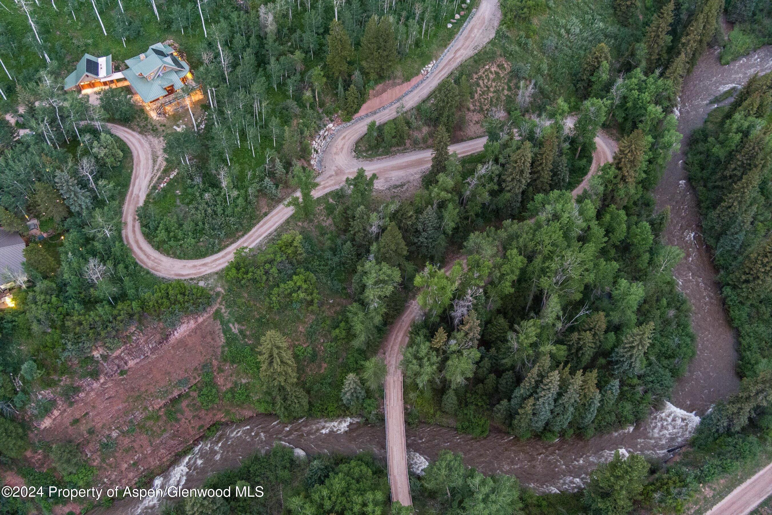 335 Hall Drive Property Photo 8