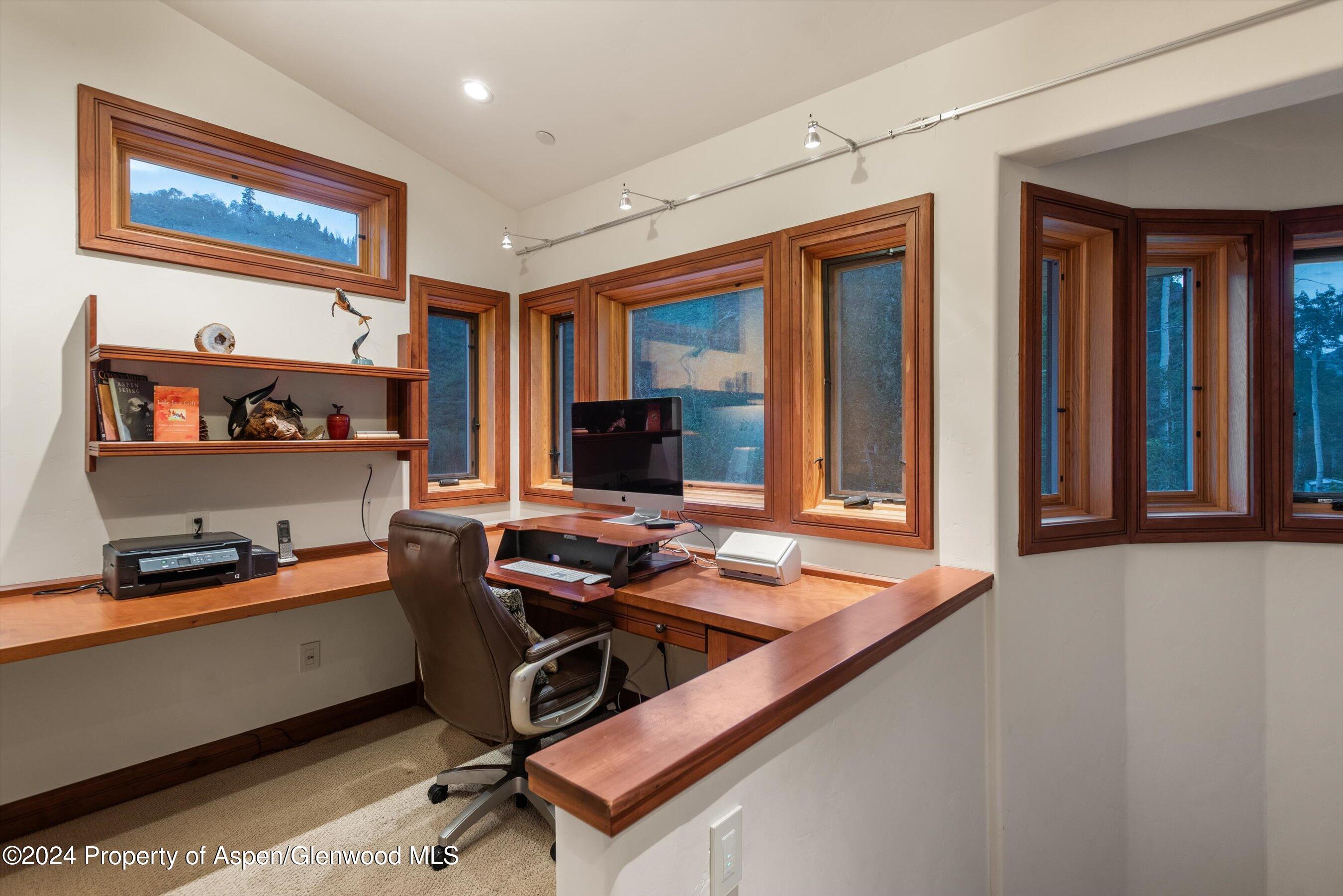 335 Hall Drive Property Photo 28