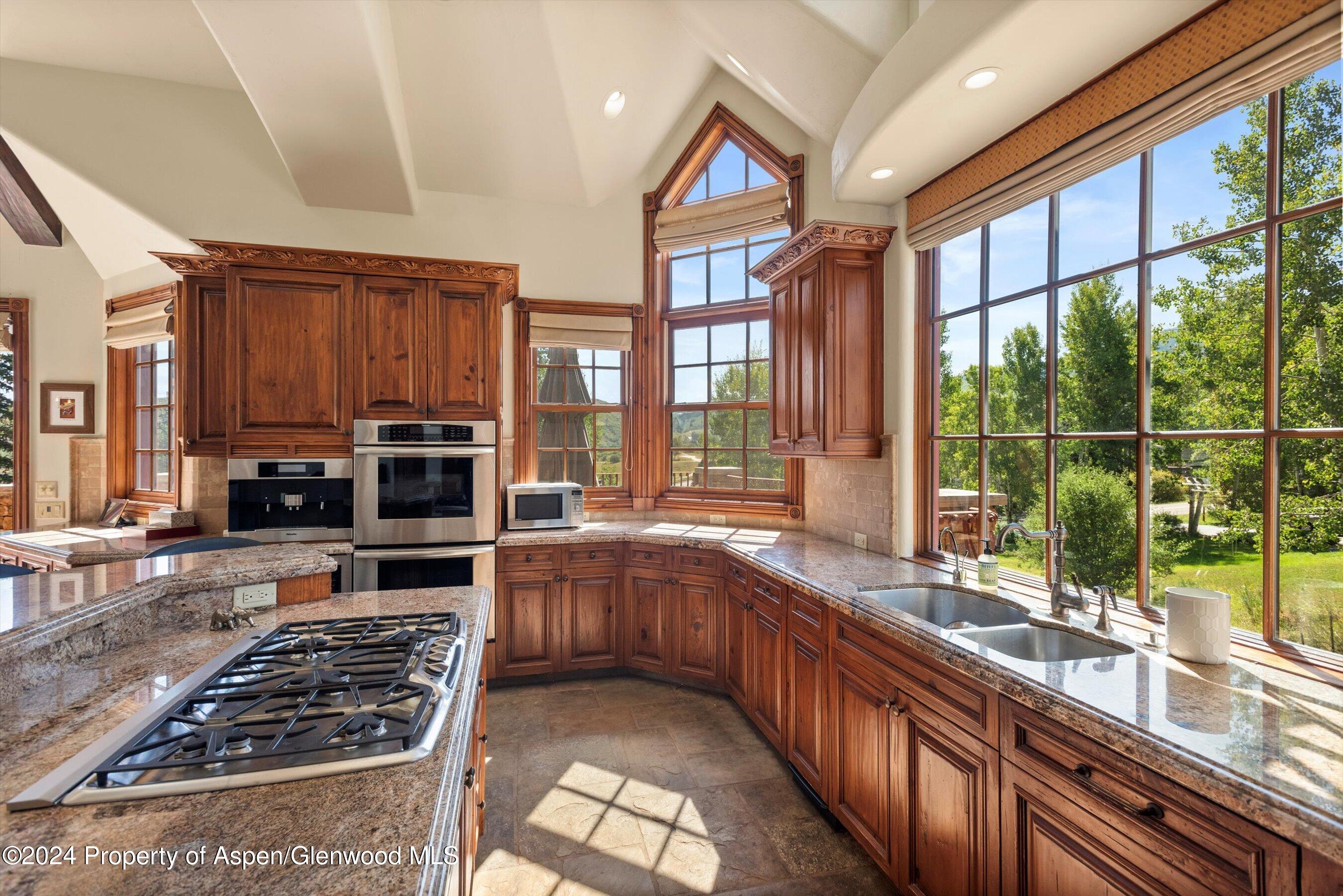 71 Meadow Road Property Photo 6