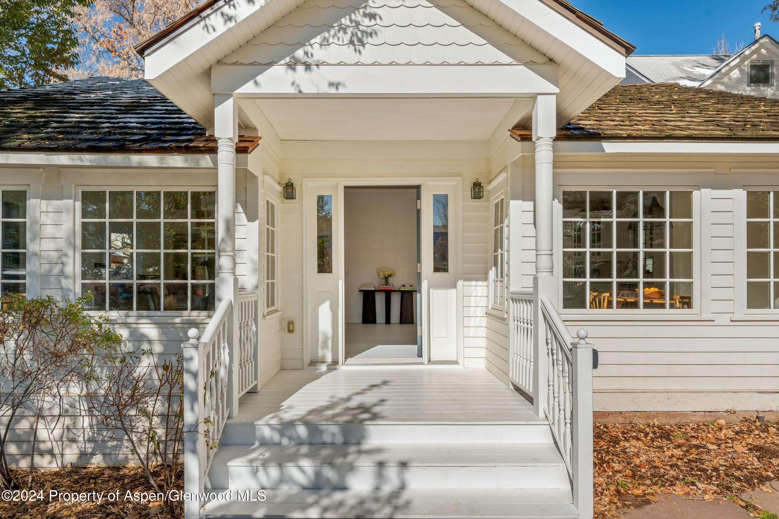 120 E Sopris Drive Property Photo 2