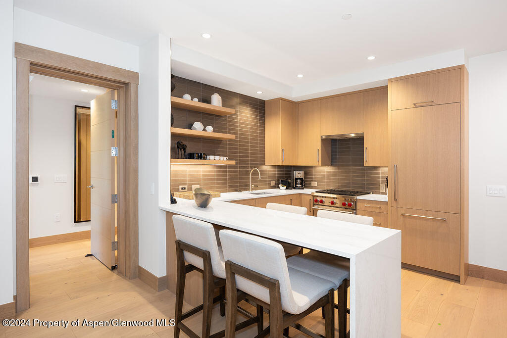 130 Wood Road, 460-462 Property Photo 6