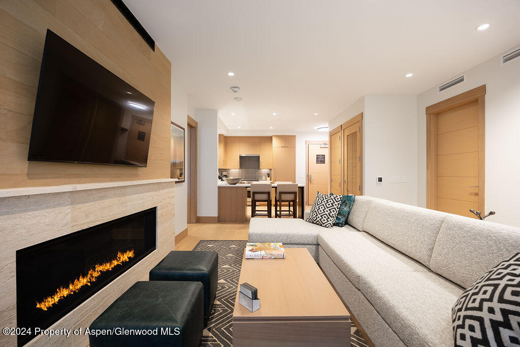 130 Wood Road, 460-462 Property Photo 8