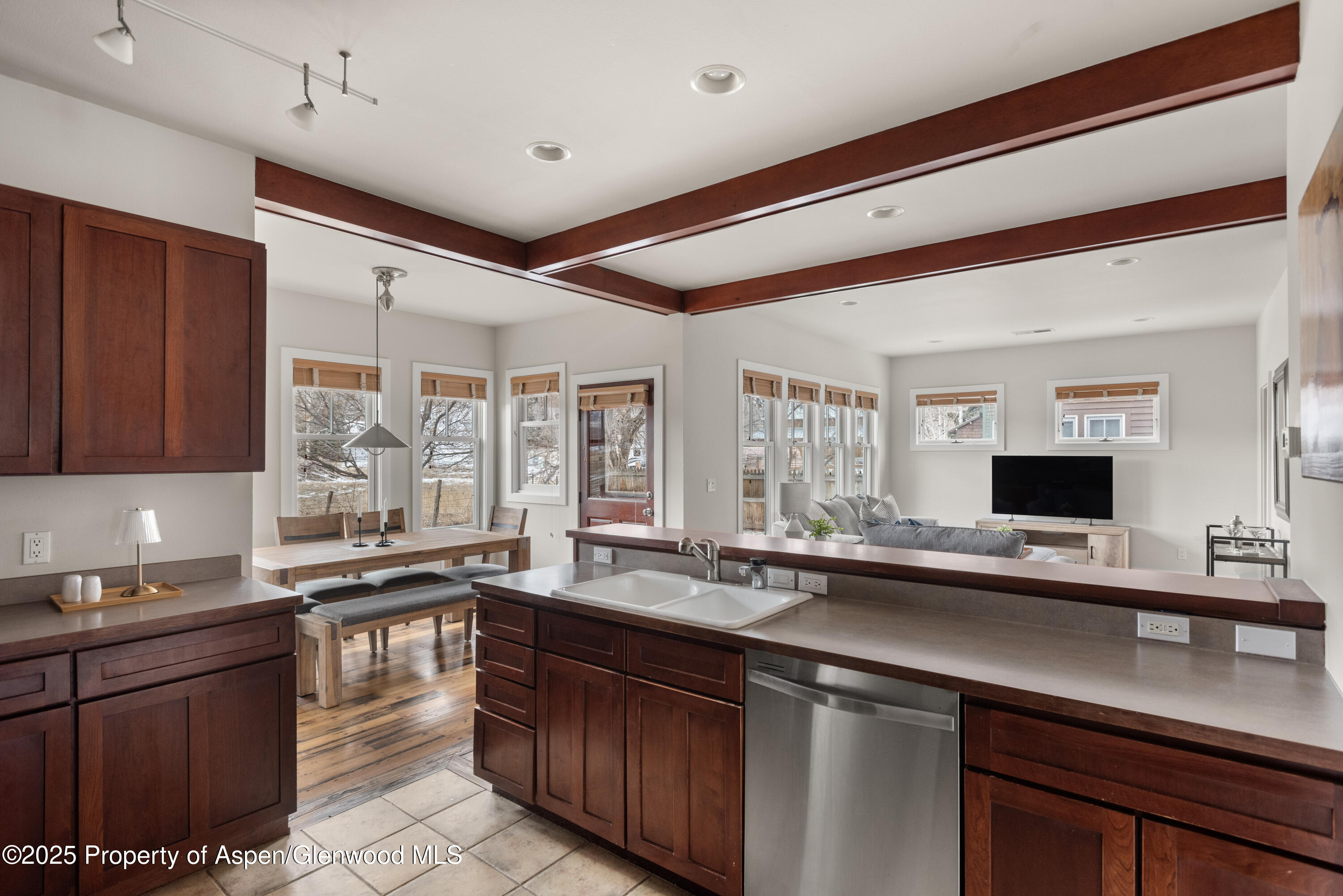 314 Sopris Circle Property Photo 6