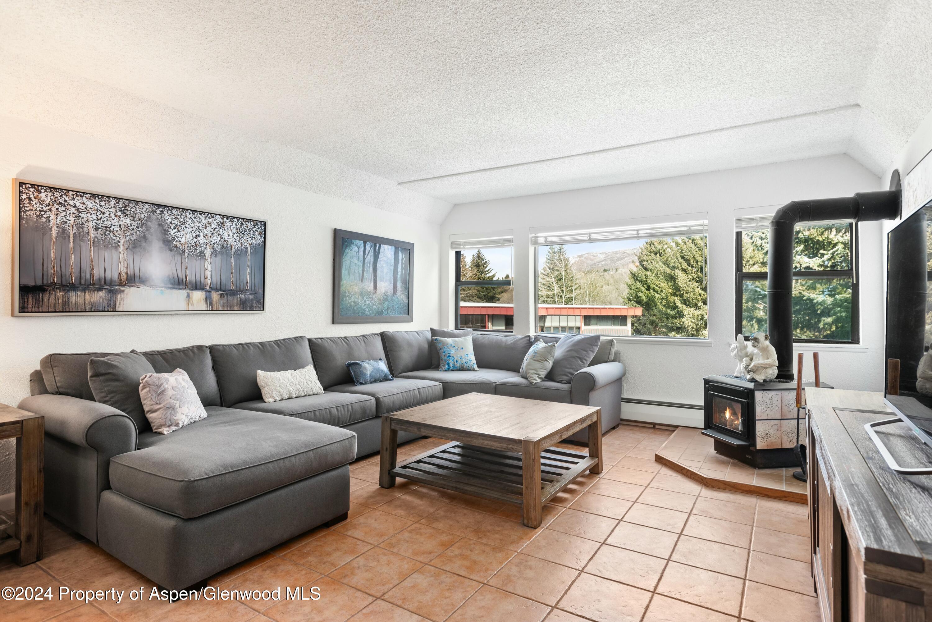 1021 Vine Street Property Photo