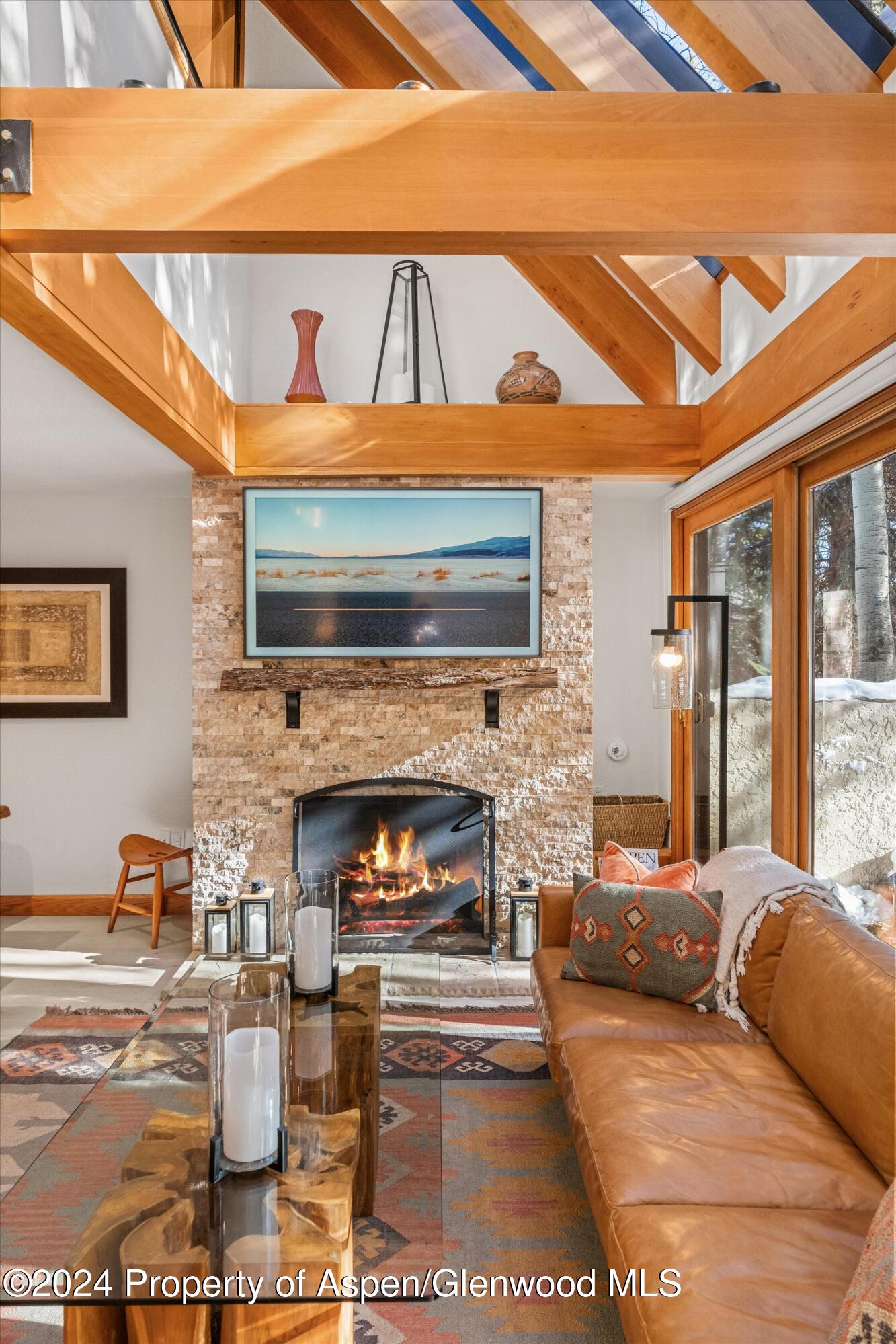 326 W Hopkins Avenue Property Photo 4