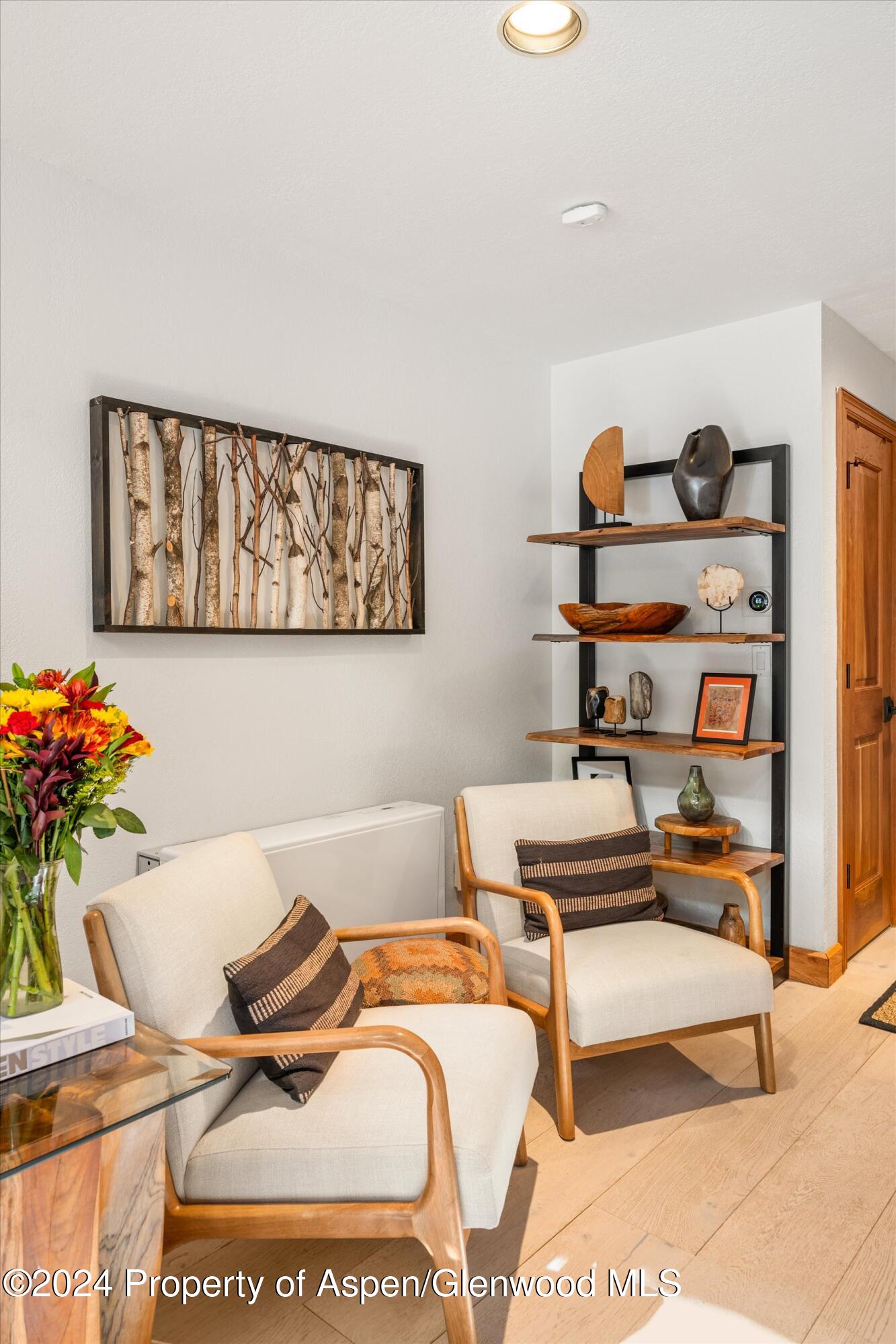 326 W Hopkins Avenue Property Photo 9