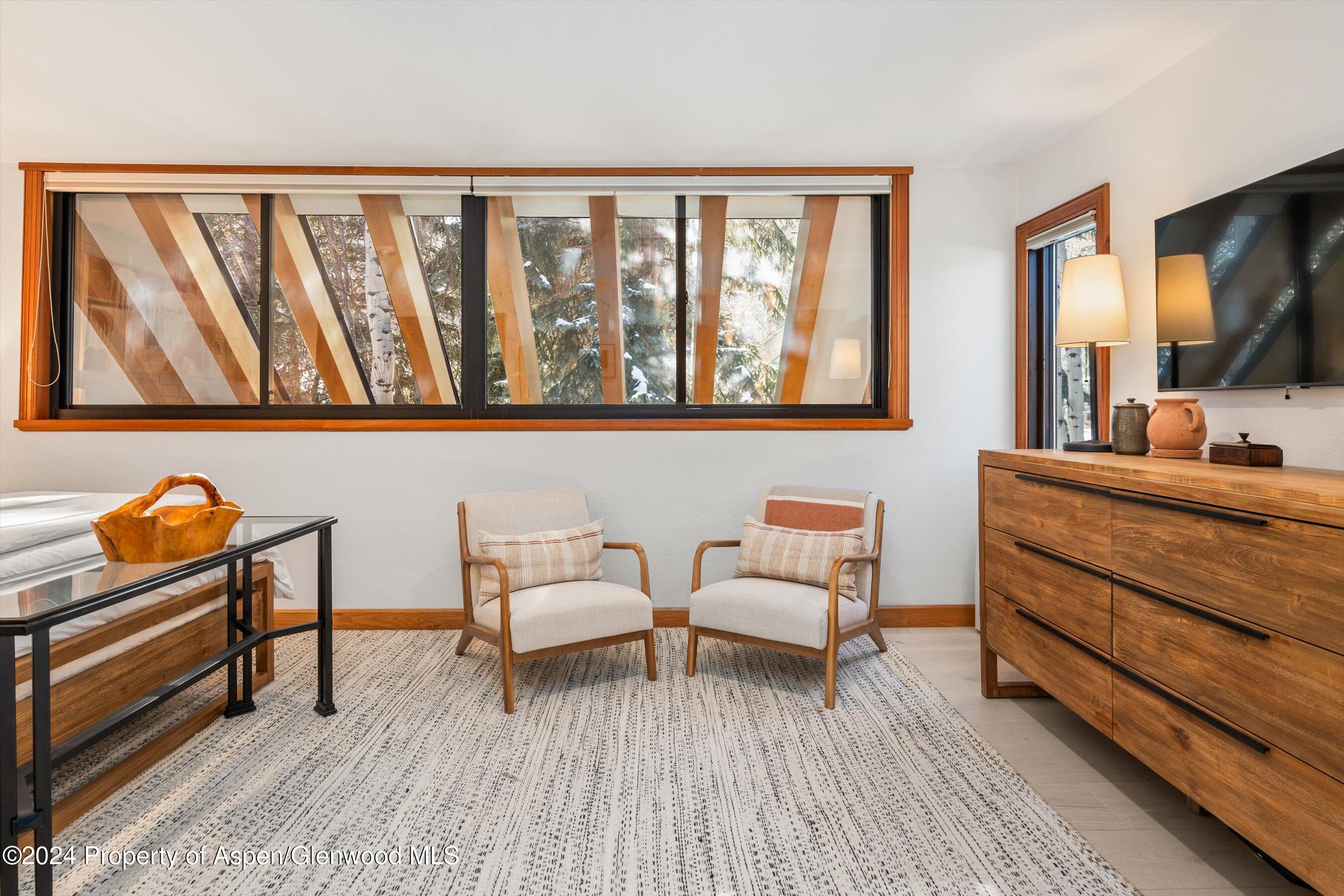 326 W Hopkins Avenue Property Photo 18