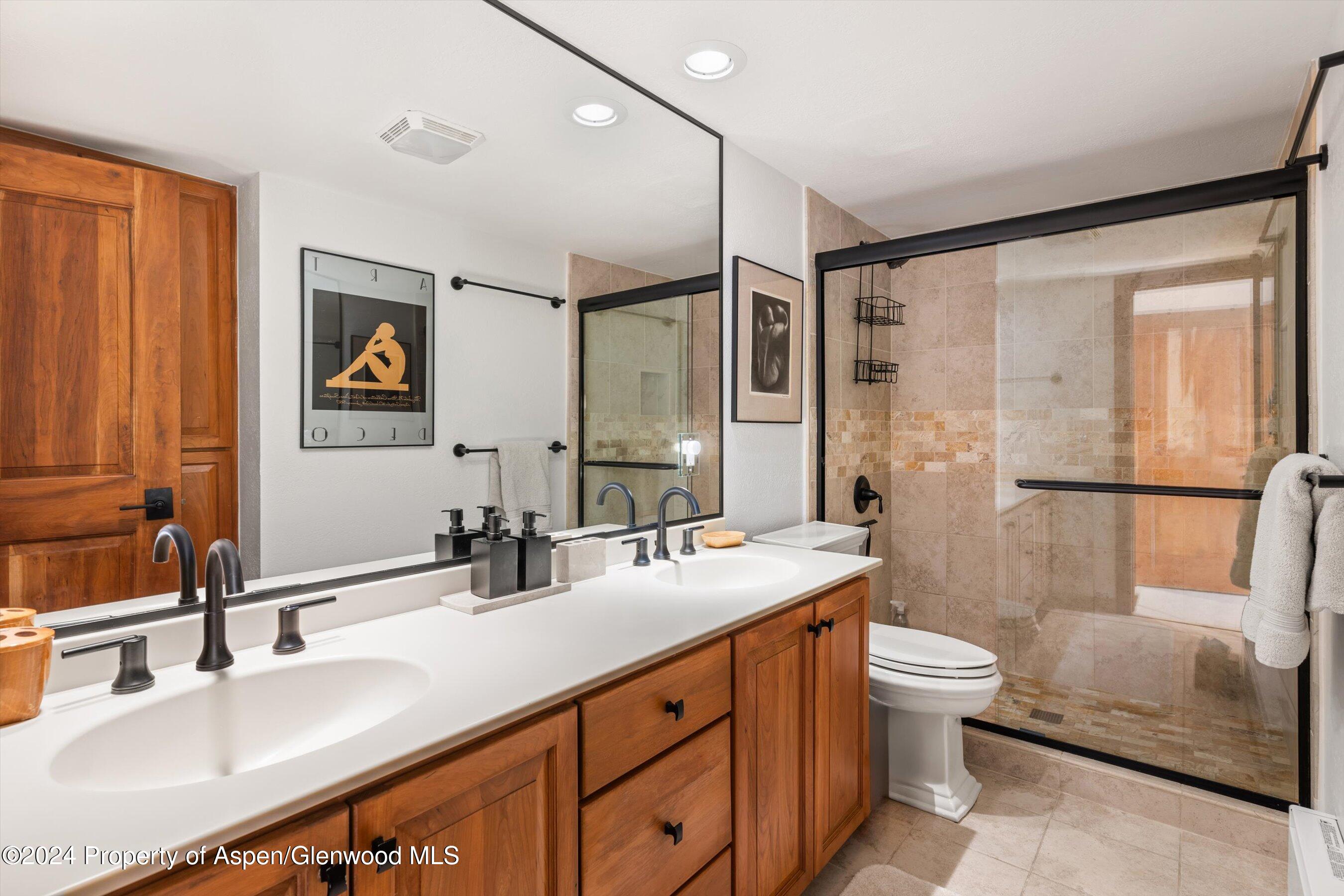 326 W Hopkins Avenue Property Photo 20