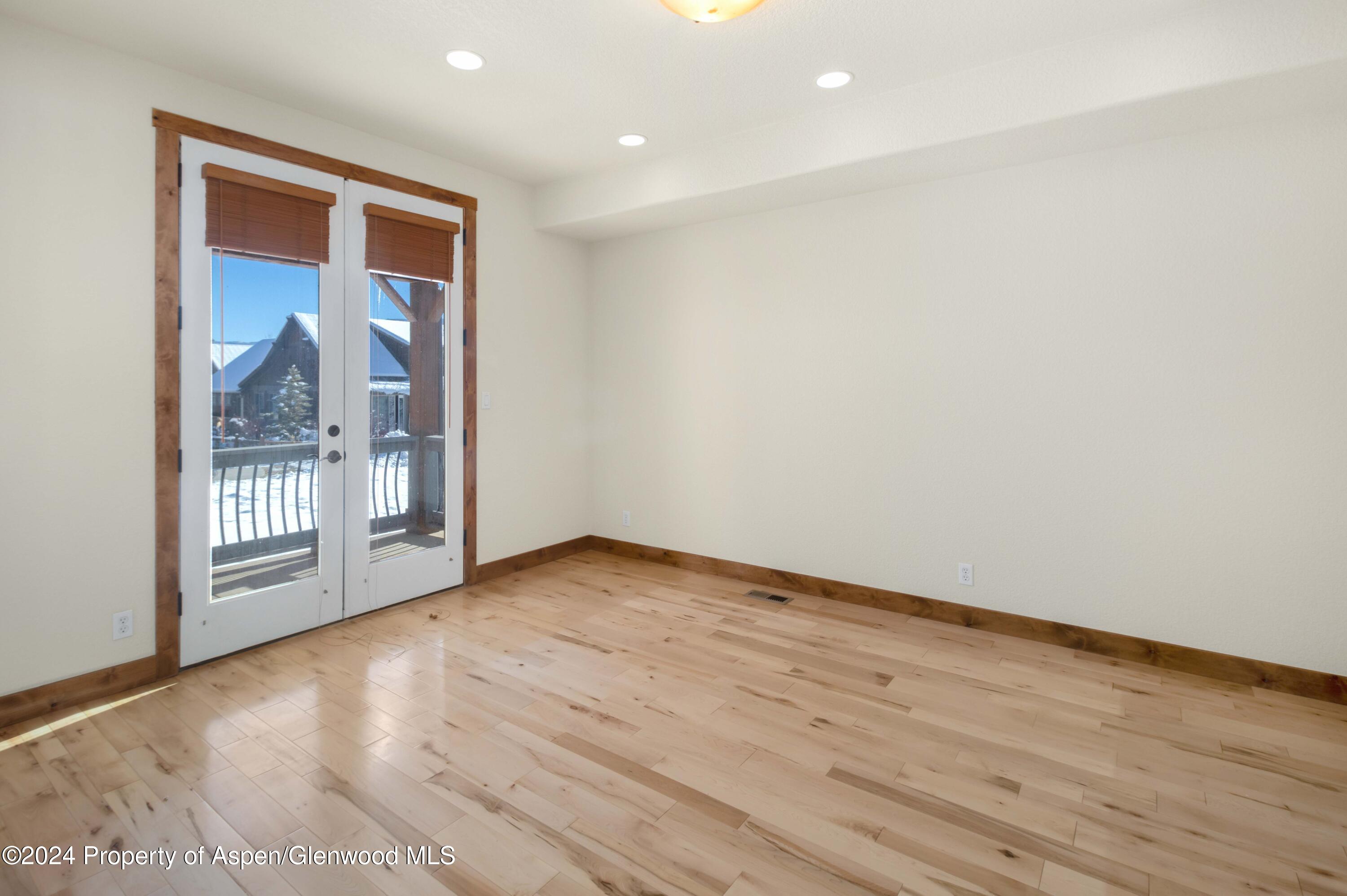 46 Antler Loop Property Photo 11