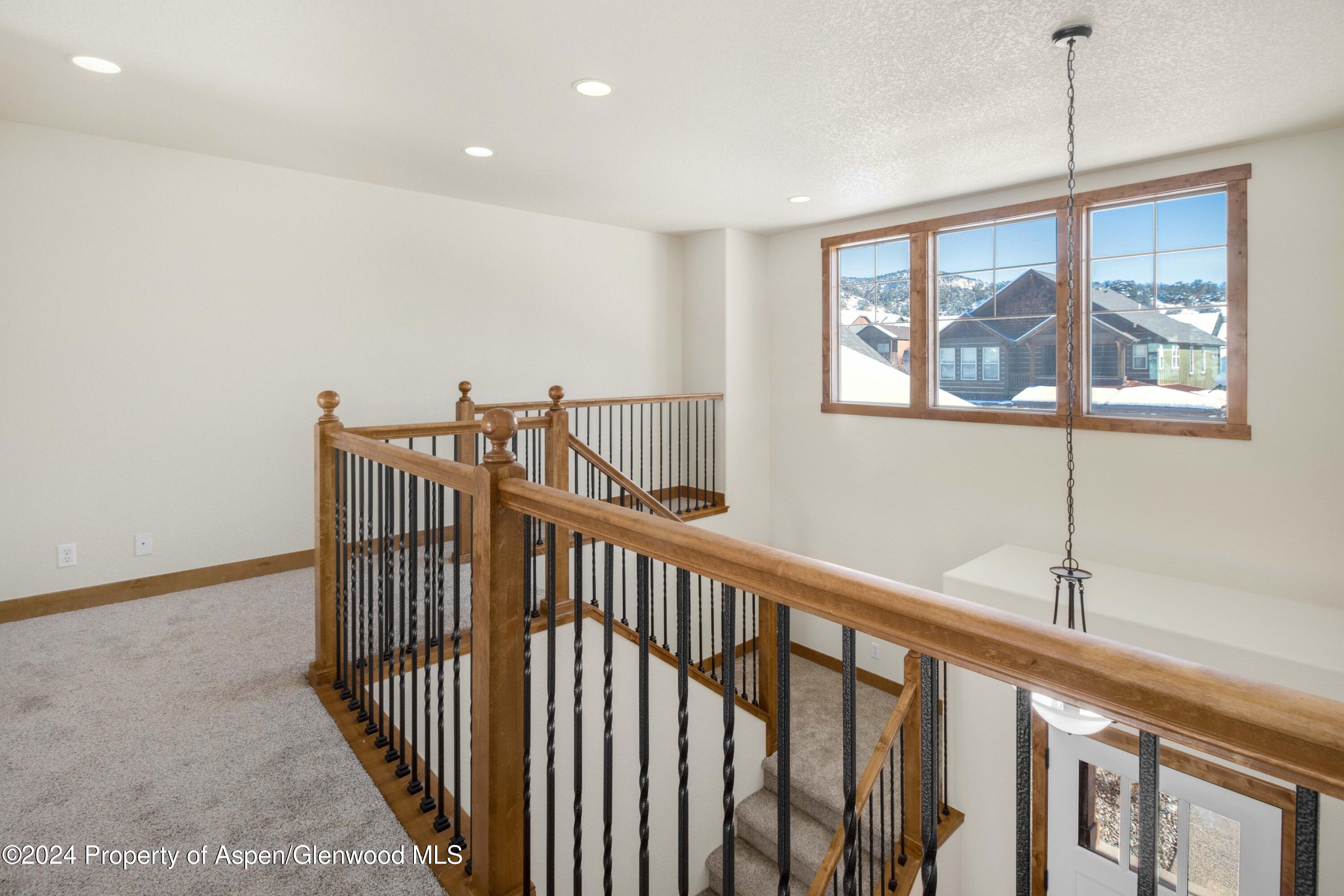 46 Antler Loop Property Photo 12
