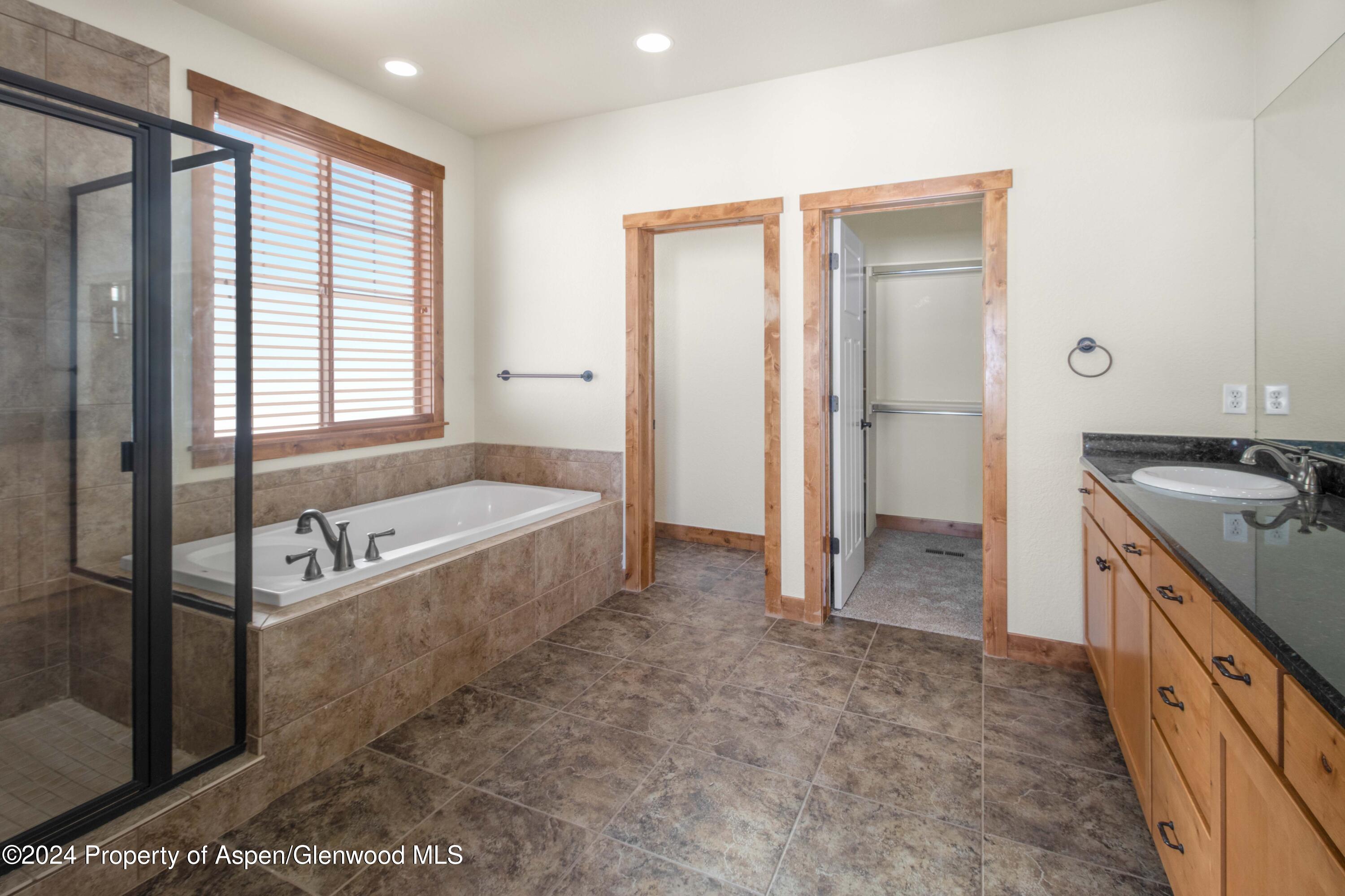 46 Antler Loop Property Photo 17