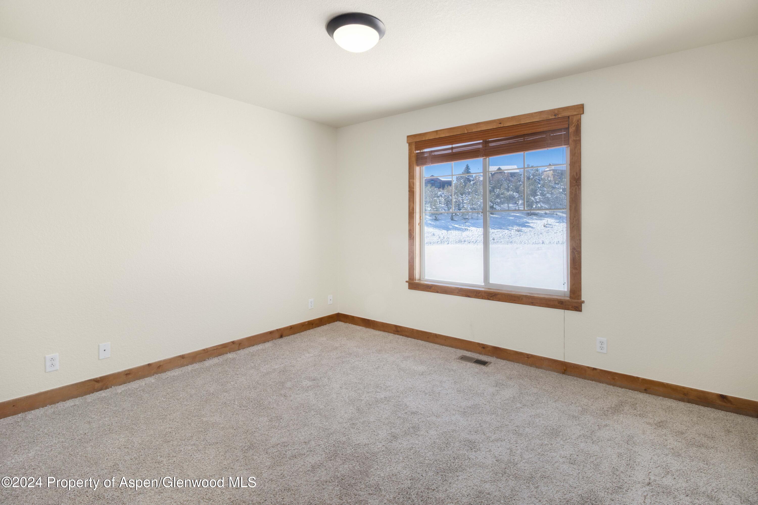46 Antler Loop Property Photo 18