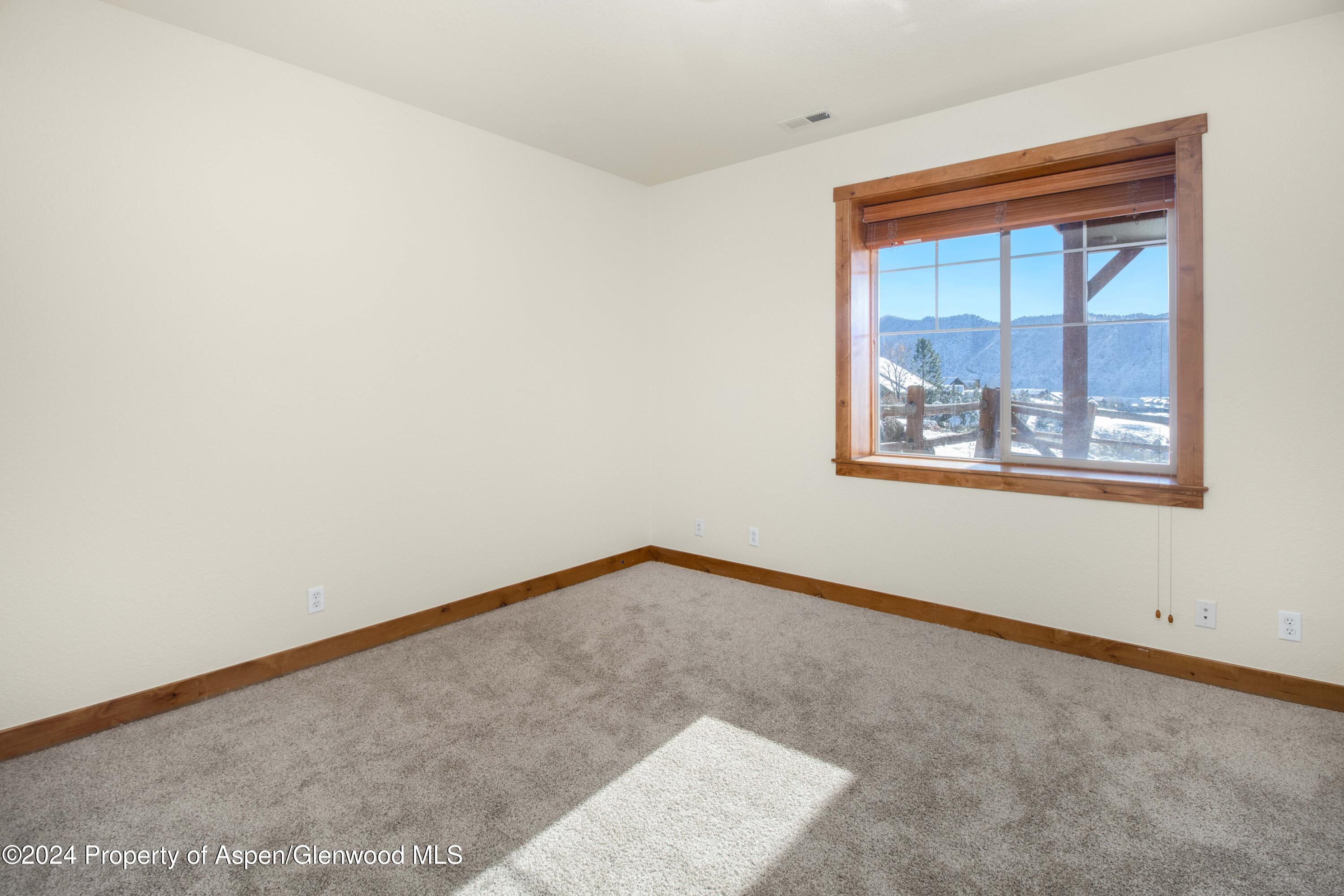 46 Antler Loop Property Photo 24