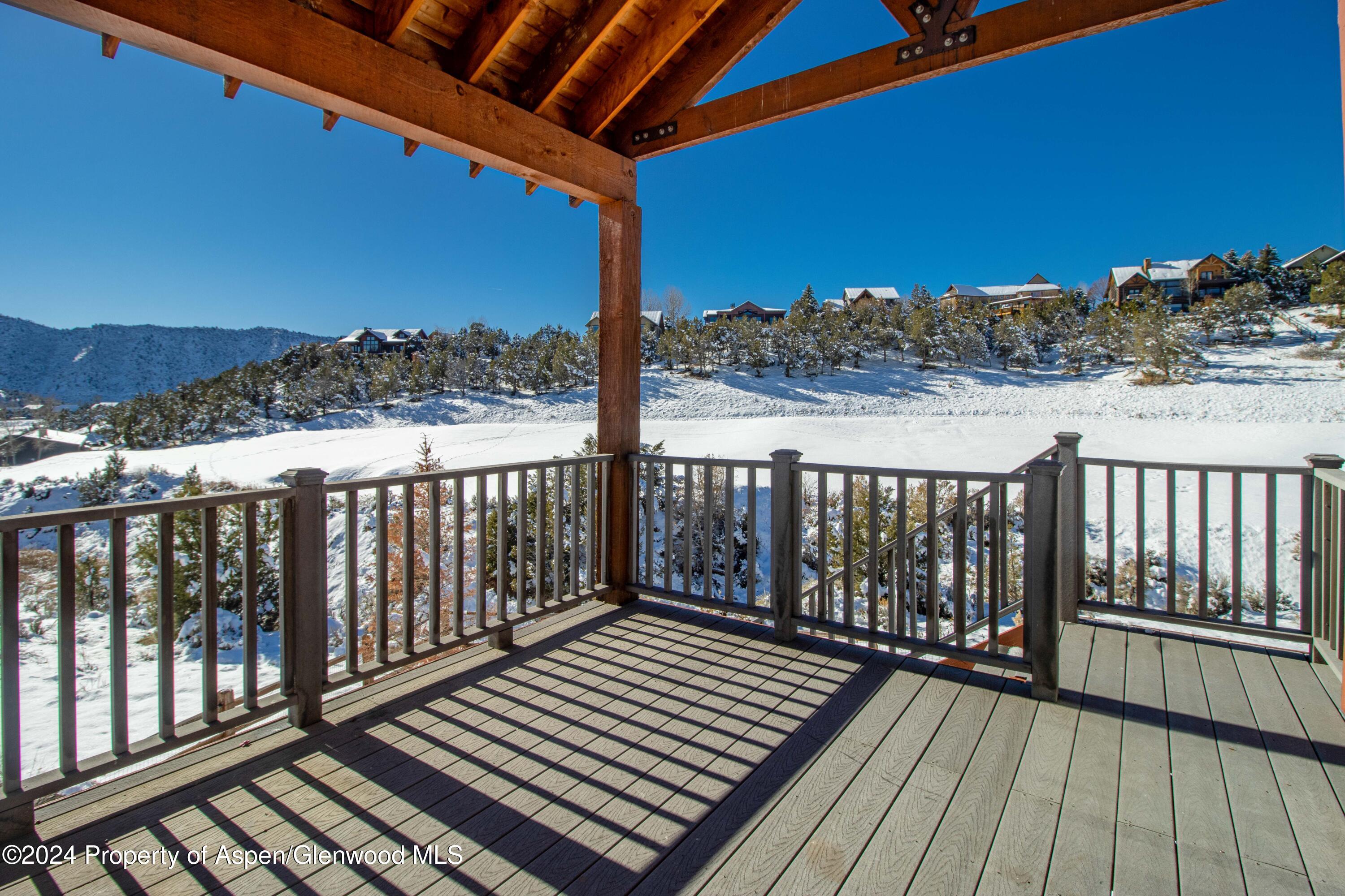 46 Antler Loop Property Photo 35