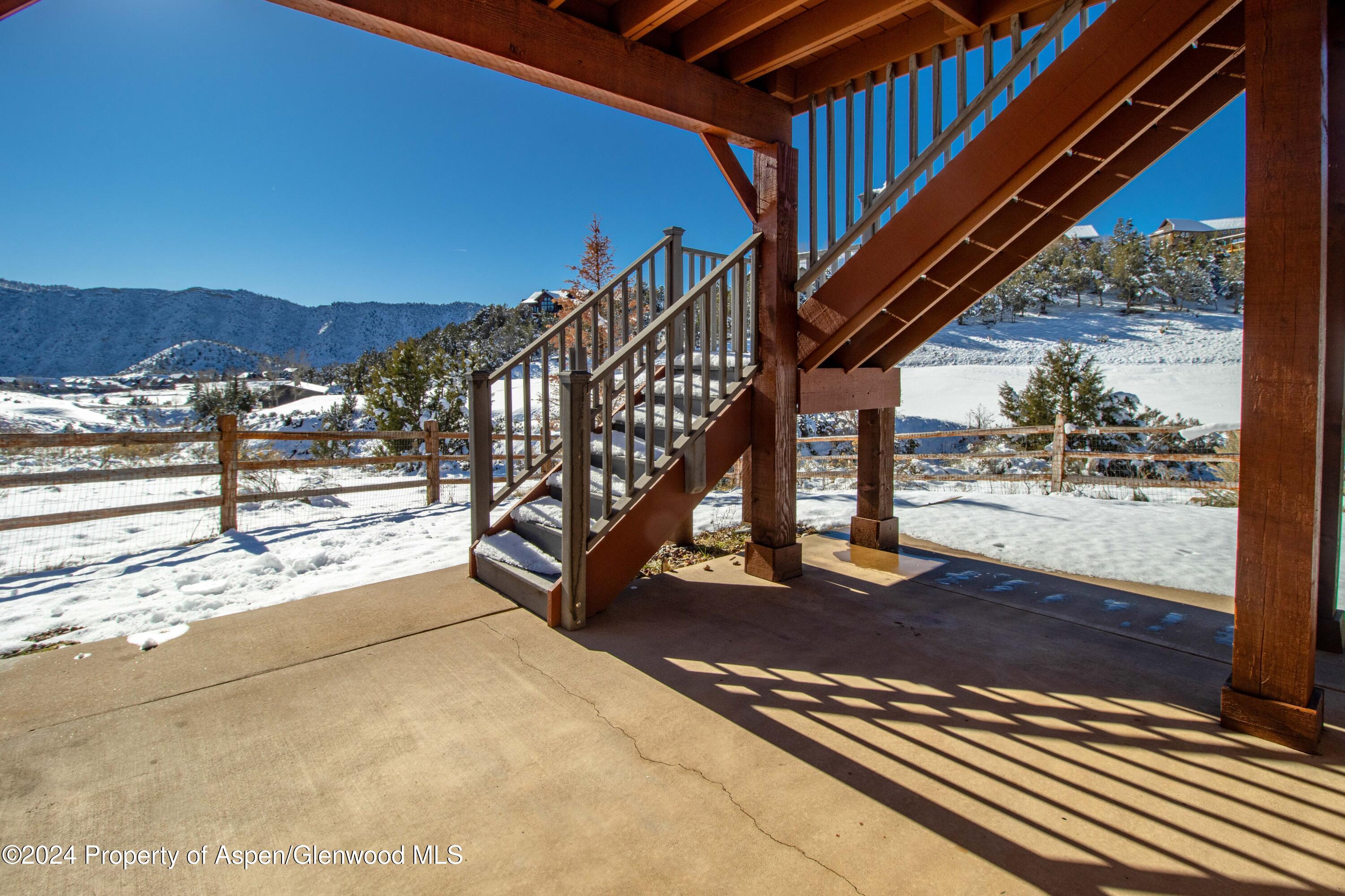46 Antler Loop Property Photo 37