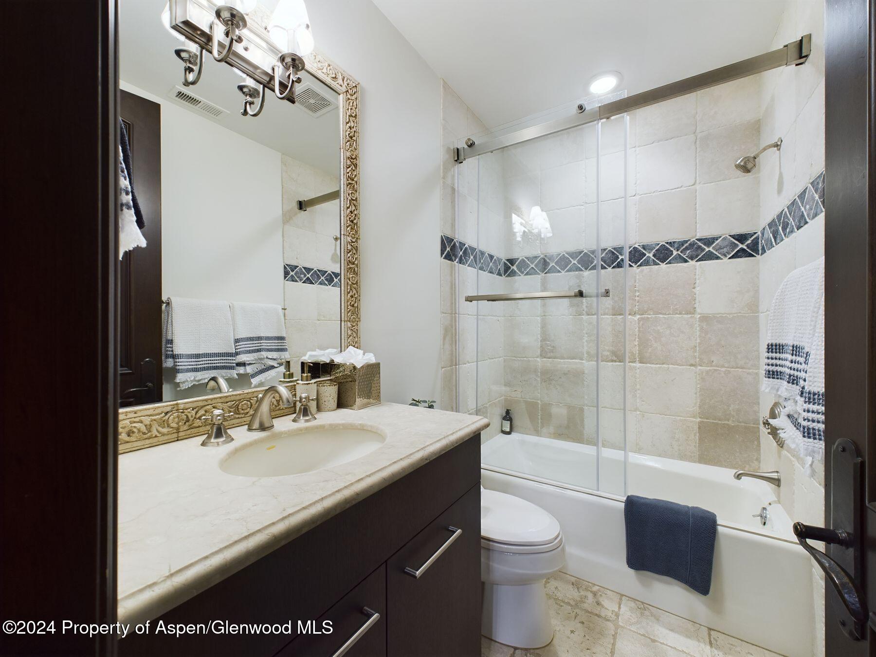 910 E Cooper Avenue Property Photo 27
