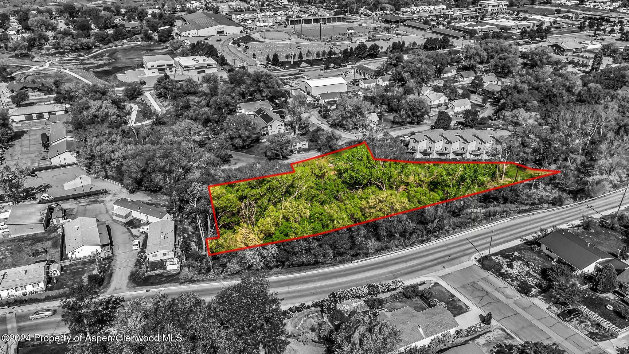 1022 East Avenue Property Photo 3