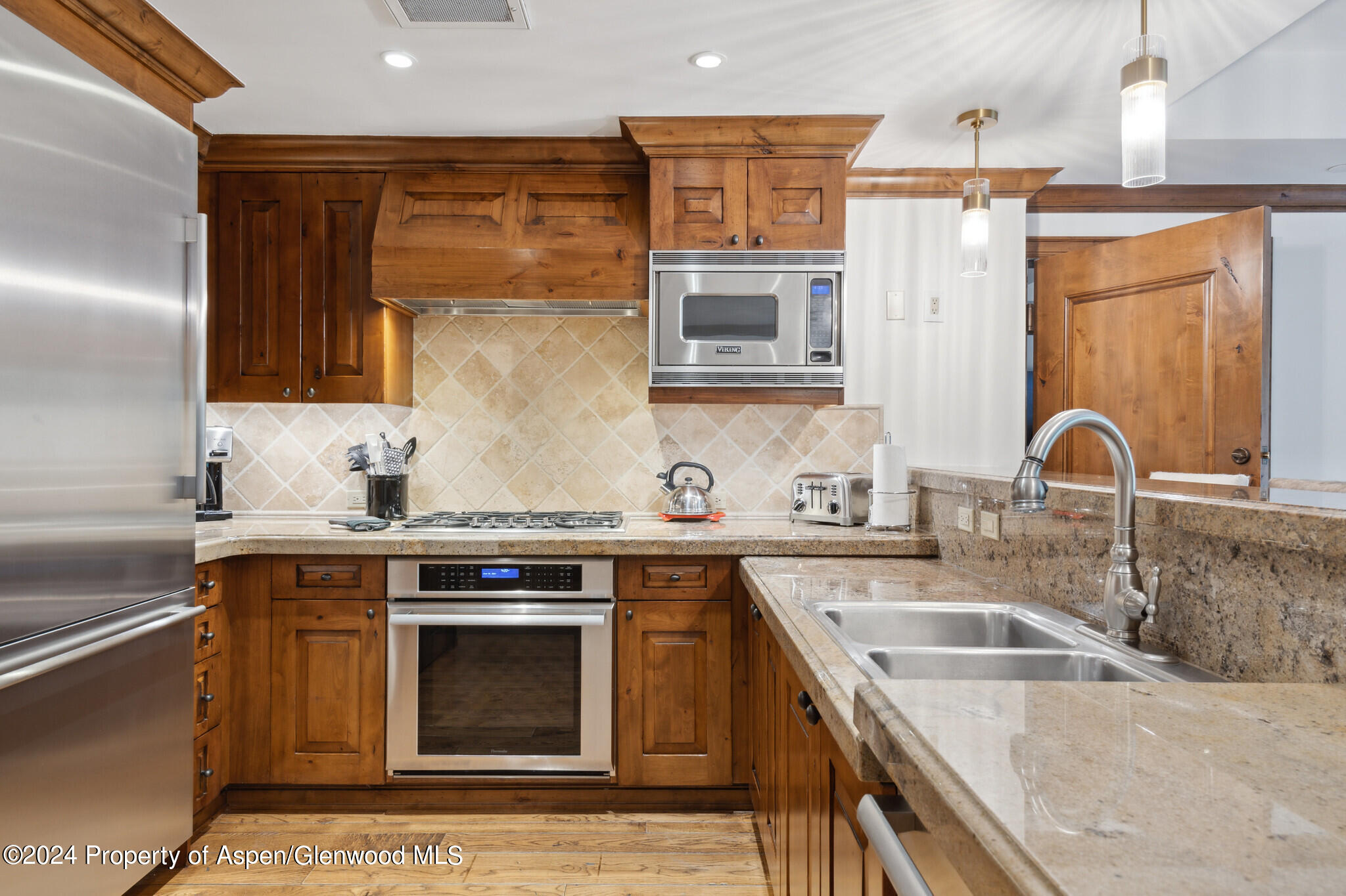 415 E Dean St, Unit 22 Property Photo 8