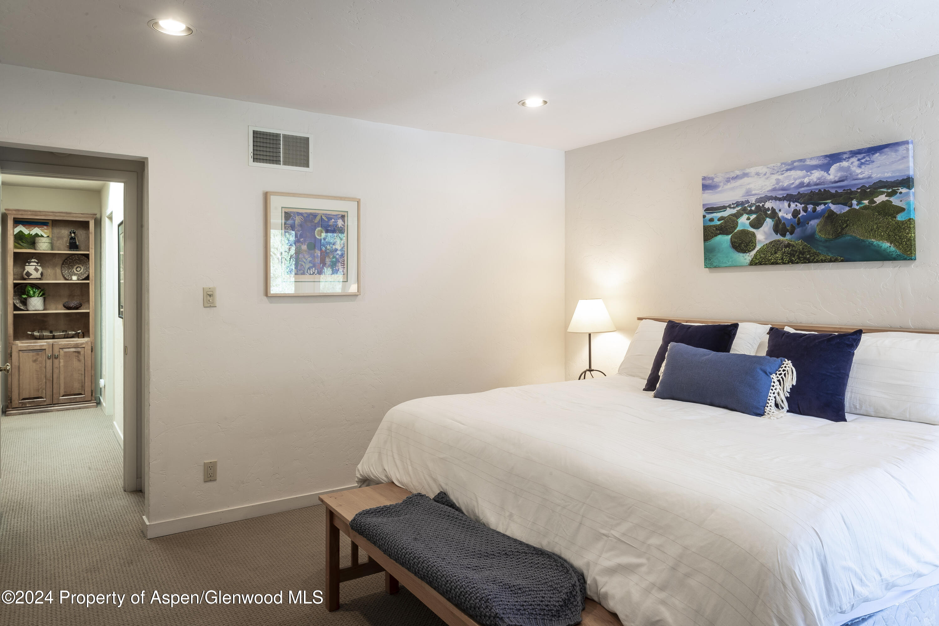 135 Carriage Way, 5 Property Photo 11