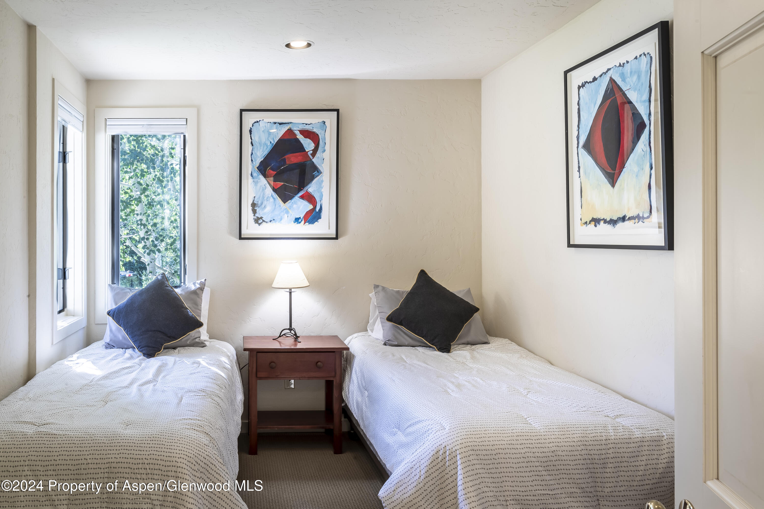 135 Carriage Way, 5 Property Photo 13
