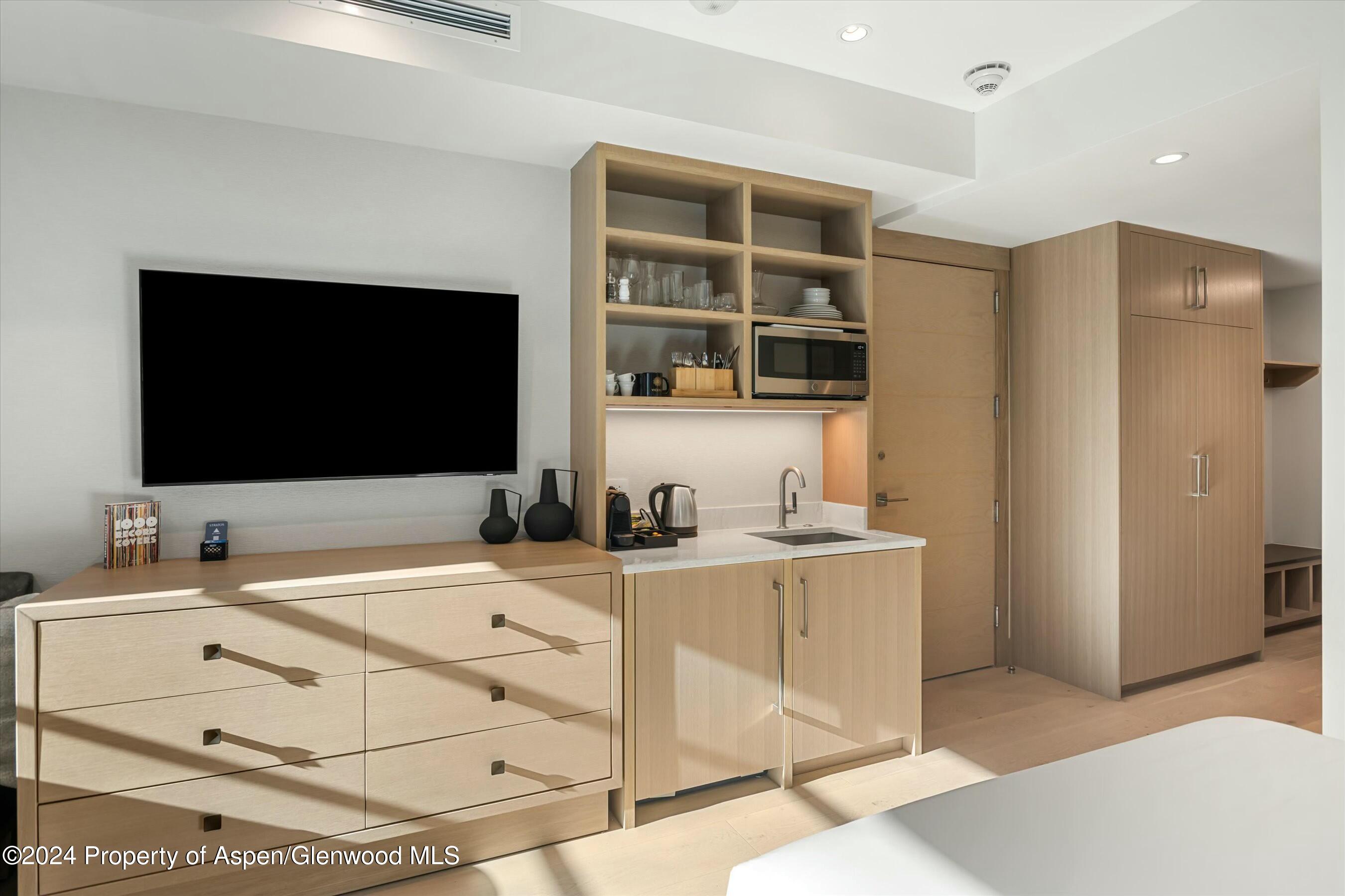130 Wood Road, 257/259 Property Photo 8